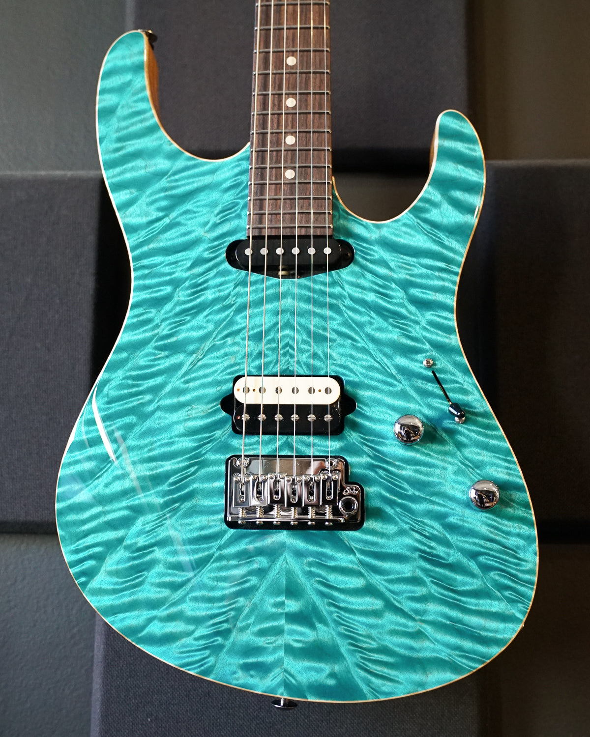 Suhr Custom Roasted Modern, Bohama Blue, Curly Maple Top