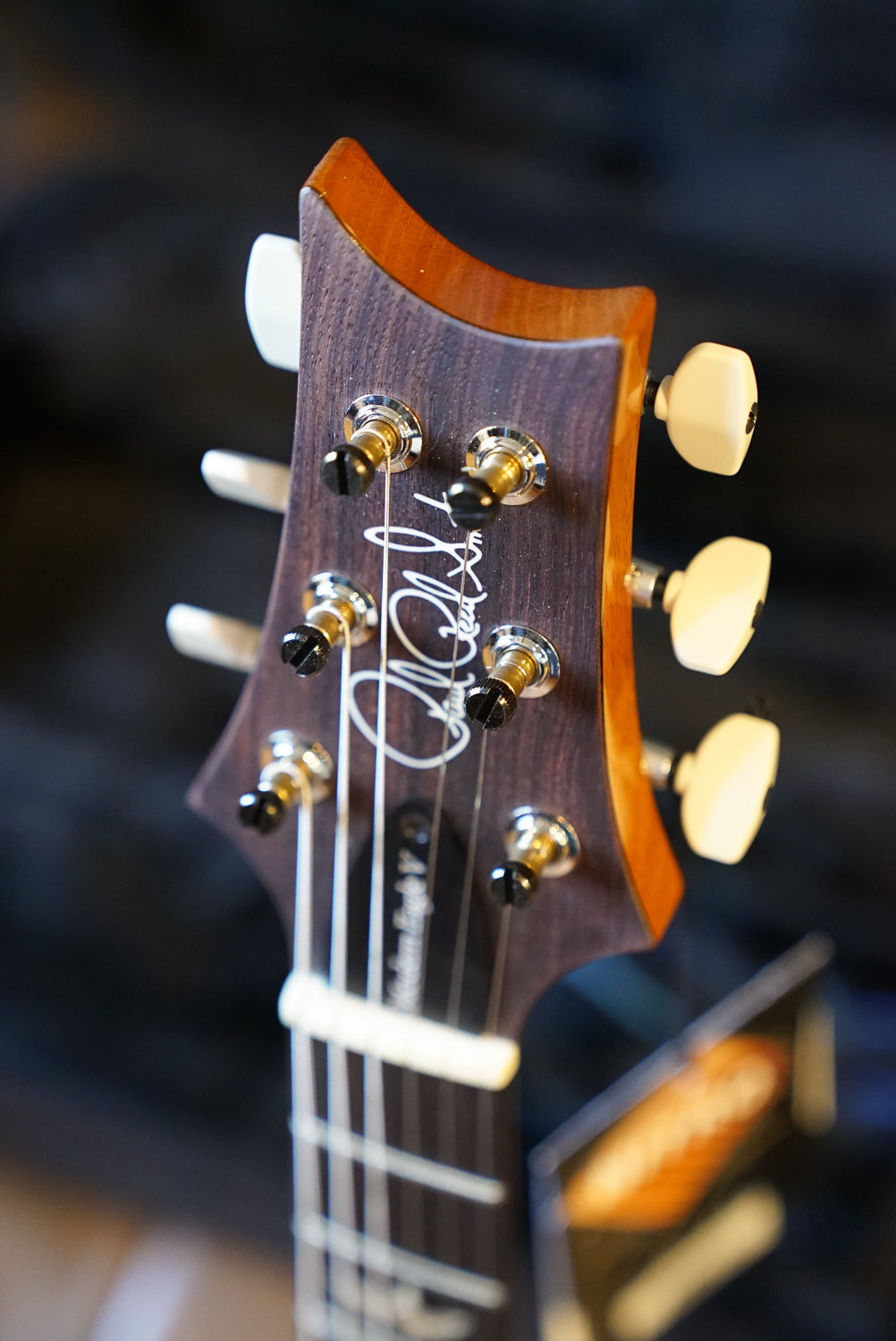 PRS Modern Eagle V, Yellow Tiger