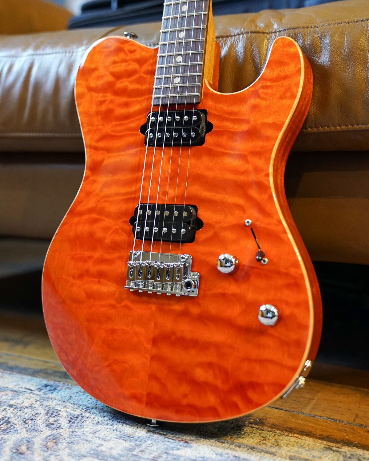 Suhr OSO Short Scale, Mahogany, Orange Stain