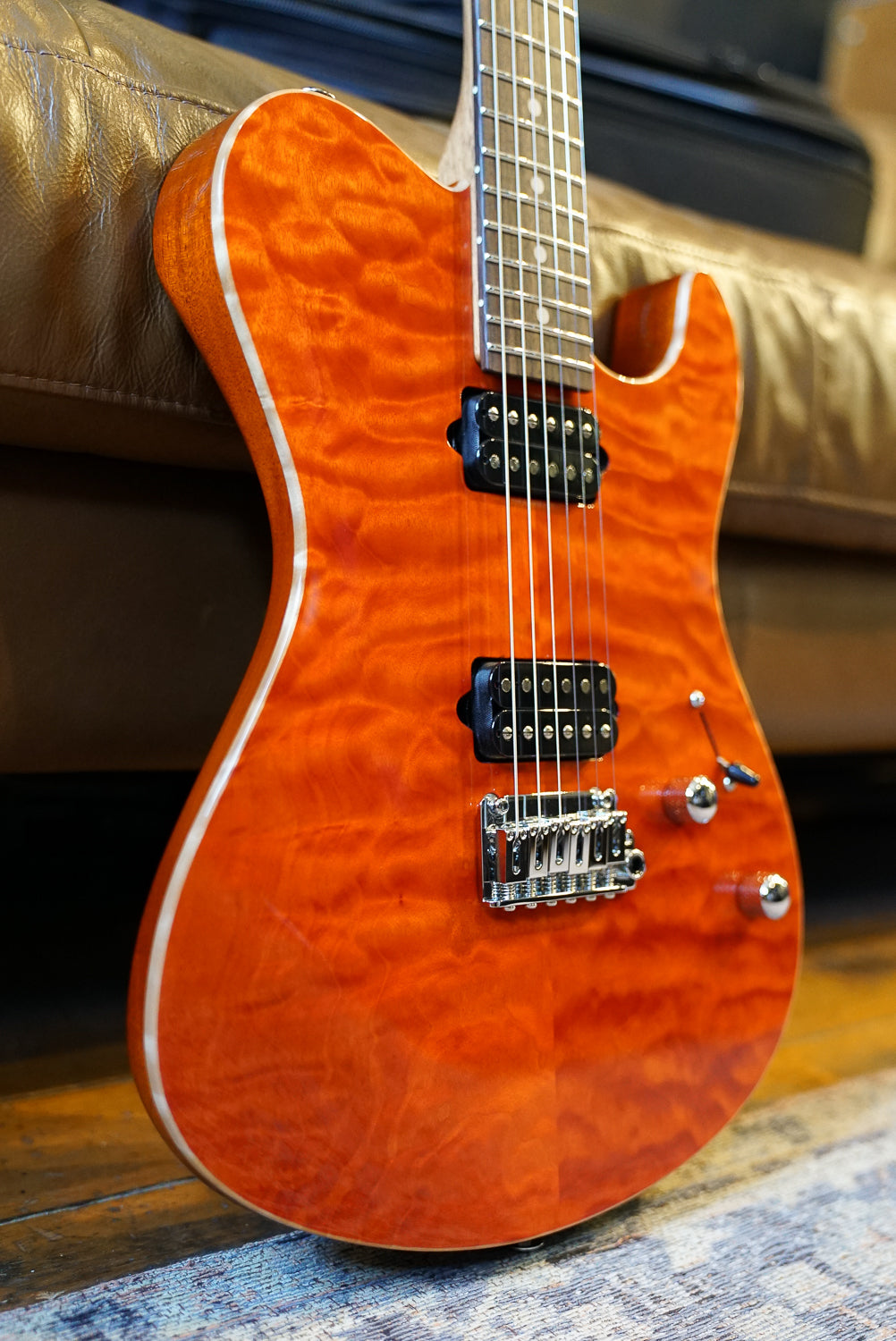 Suhr OSO Short Scale, Mahogany, Orange Stain