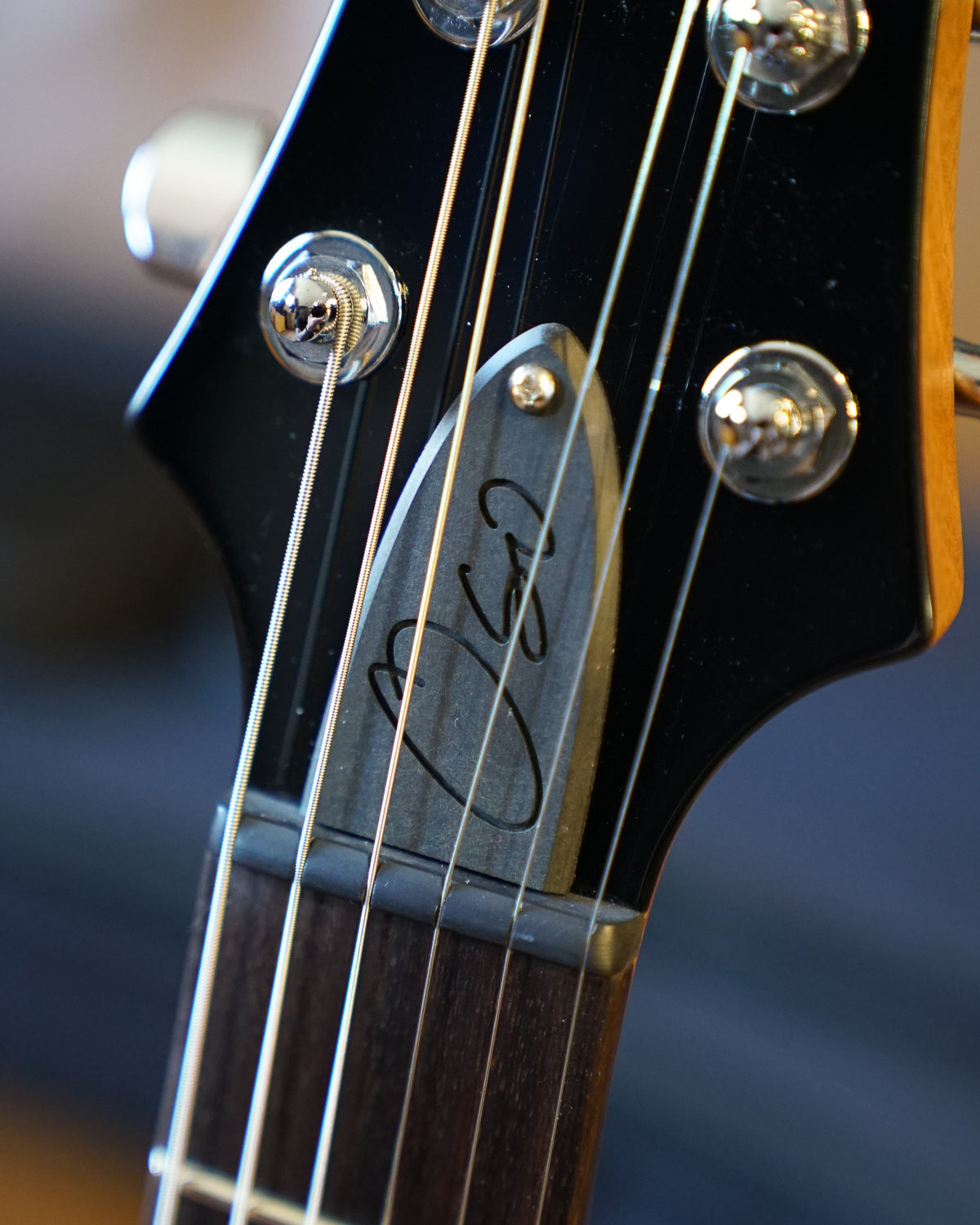 Suhr OSO Short Scale, Mahogany, Orange Stain