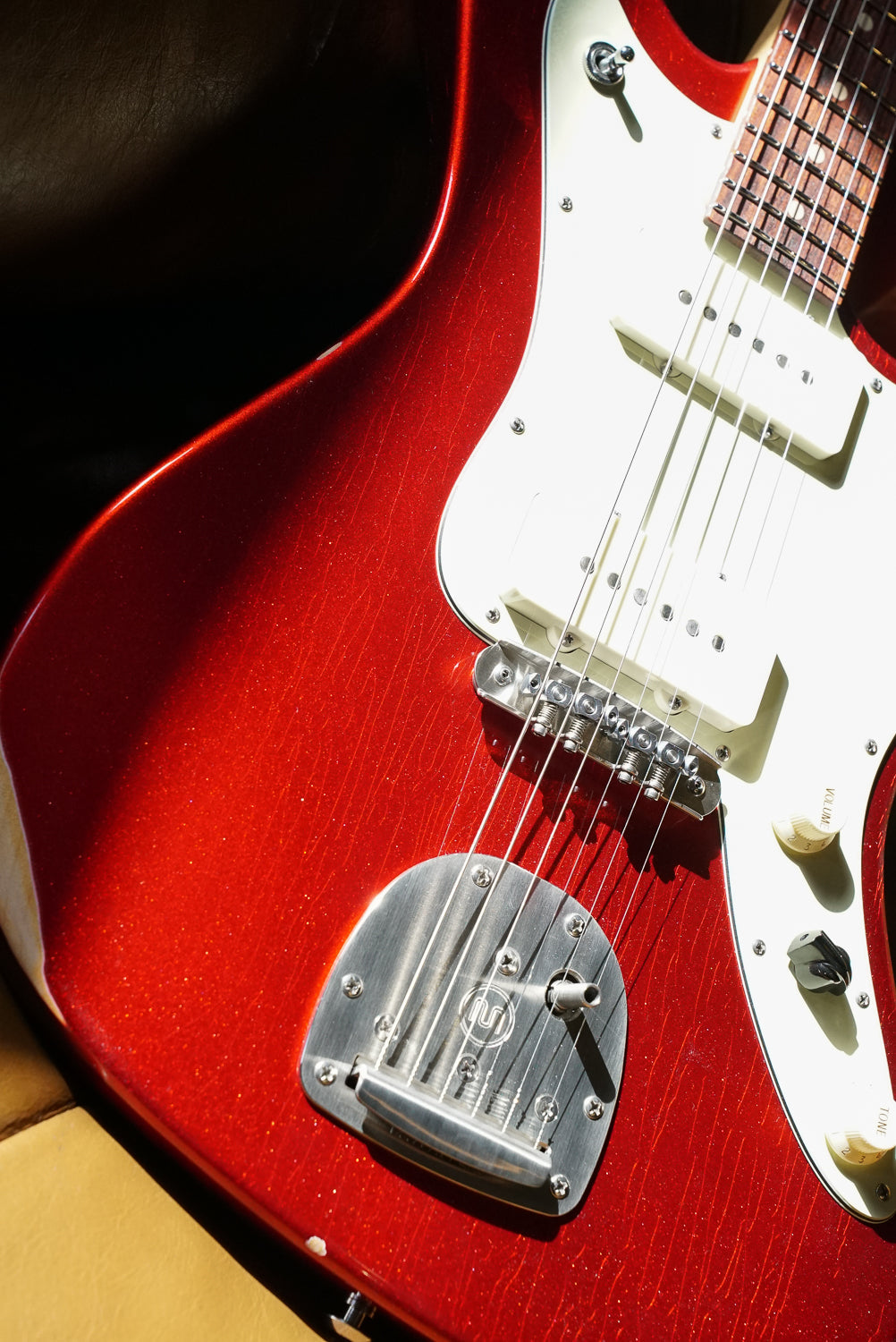 Suhr Classic JM Antique Limited Edition, Mastery Tremolo, Candy Apple Red