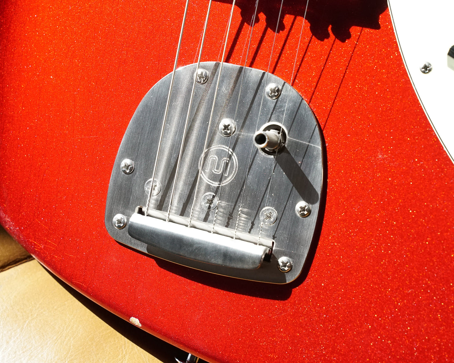 Suhr Classic JM Antique Limited Edition, Mastery Tremolo, Candy Apple Red