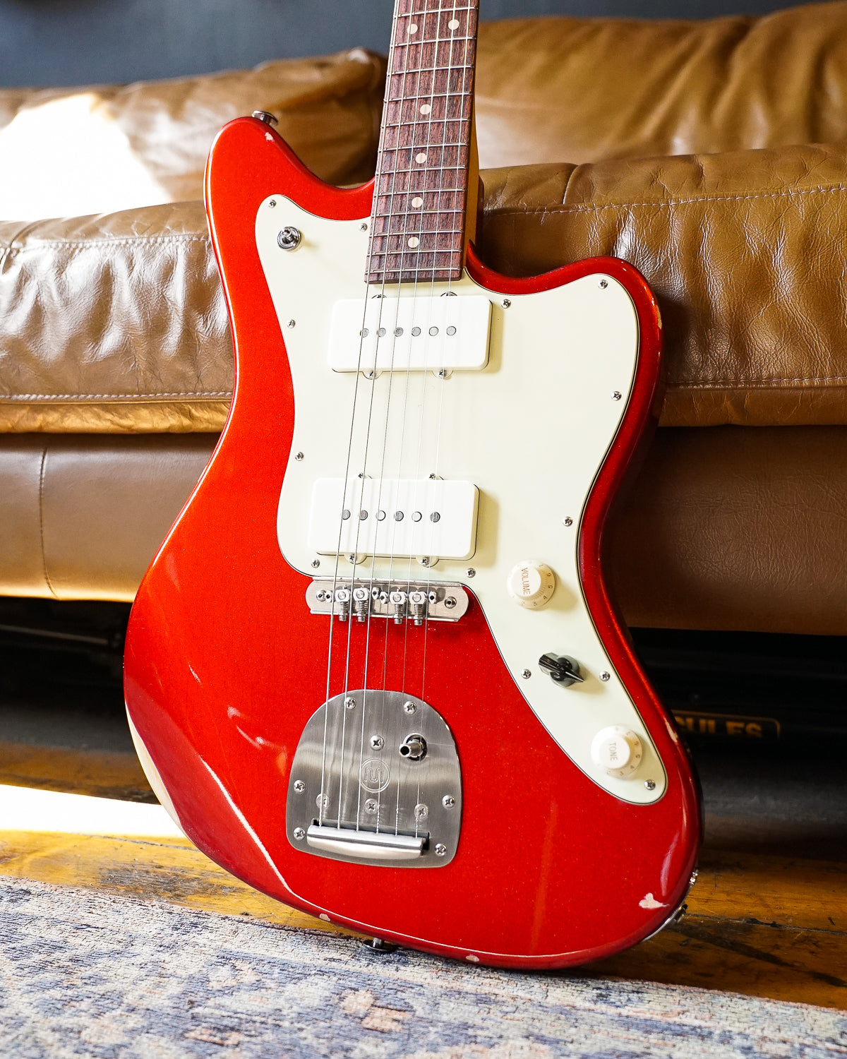 Suhr Classic JM Antique Limited Edition, Mastery Tremolo, Candy Apple Red