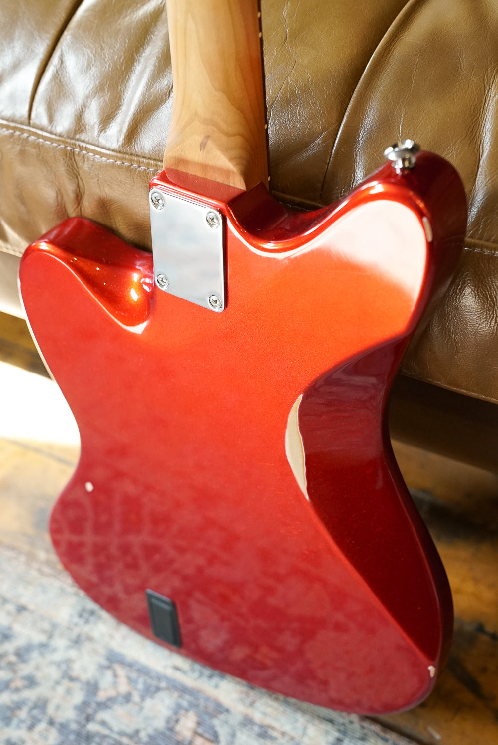 Suhr Classic JM Antique Limited Edition, Mastery Tremolo, Candy Apple Red