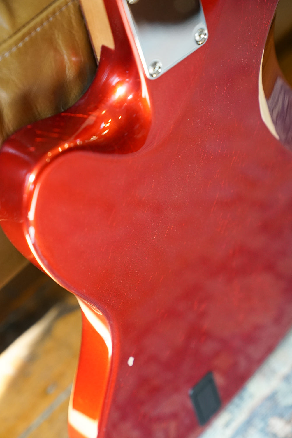 Suhr Classic JM Antique Limited Edition, Mastery Tremolo, Candy Apple Red