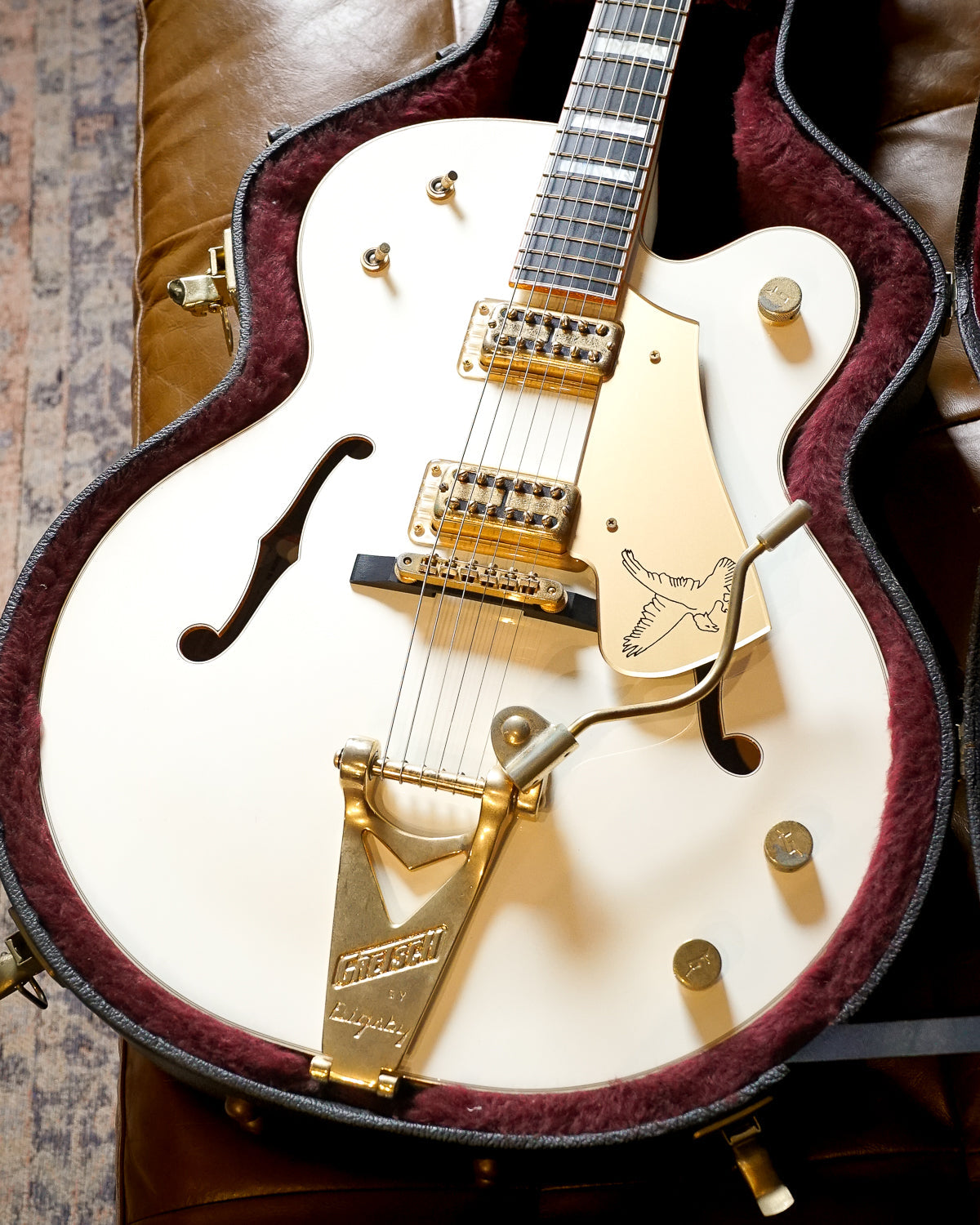 Pre-Owned Gretsch G7593 White Falcon w/Bigsby "2009