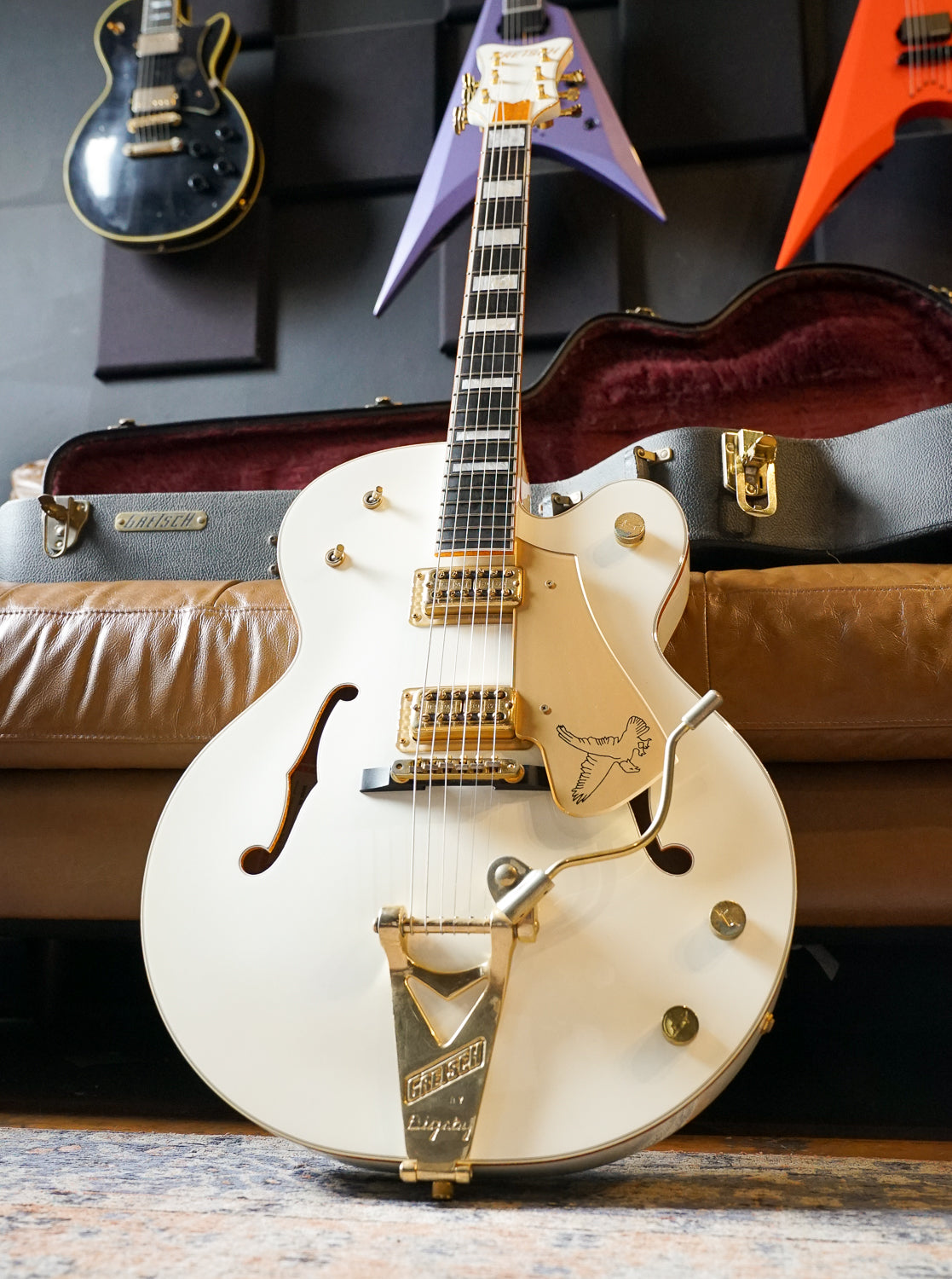 Pre-Owned Gretsch G7593 White Falcon w/Bigsby "2009