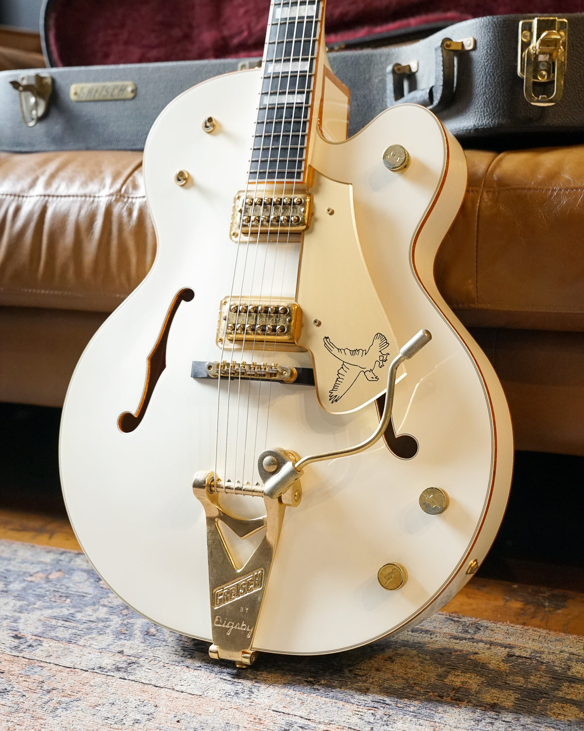 Pre-Owned Gretsch G7593 White Falcon w/Bigsby "2009