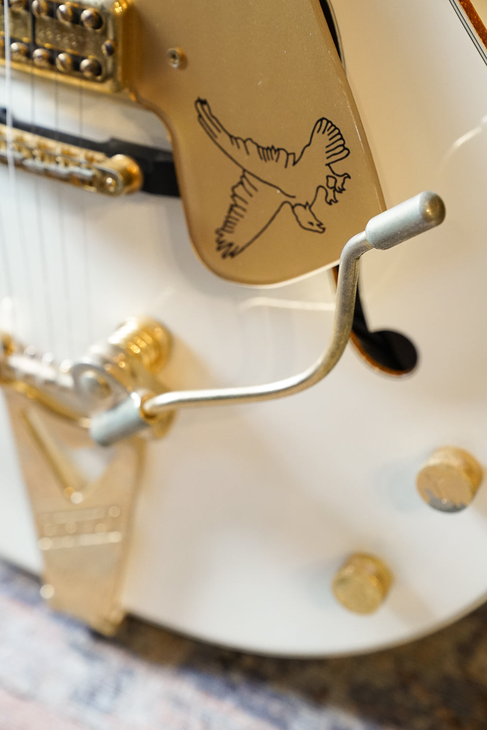 Pre-Owned Gretsch G7593 White Falcon w/Bigsby "2009