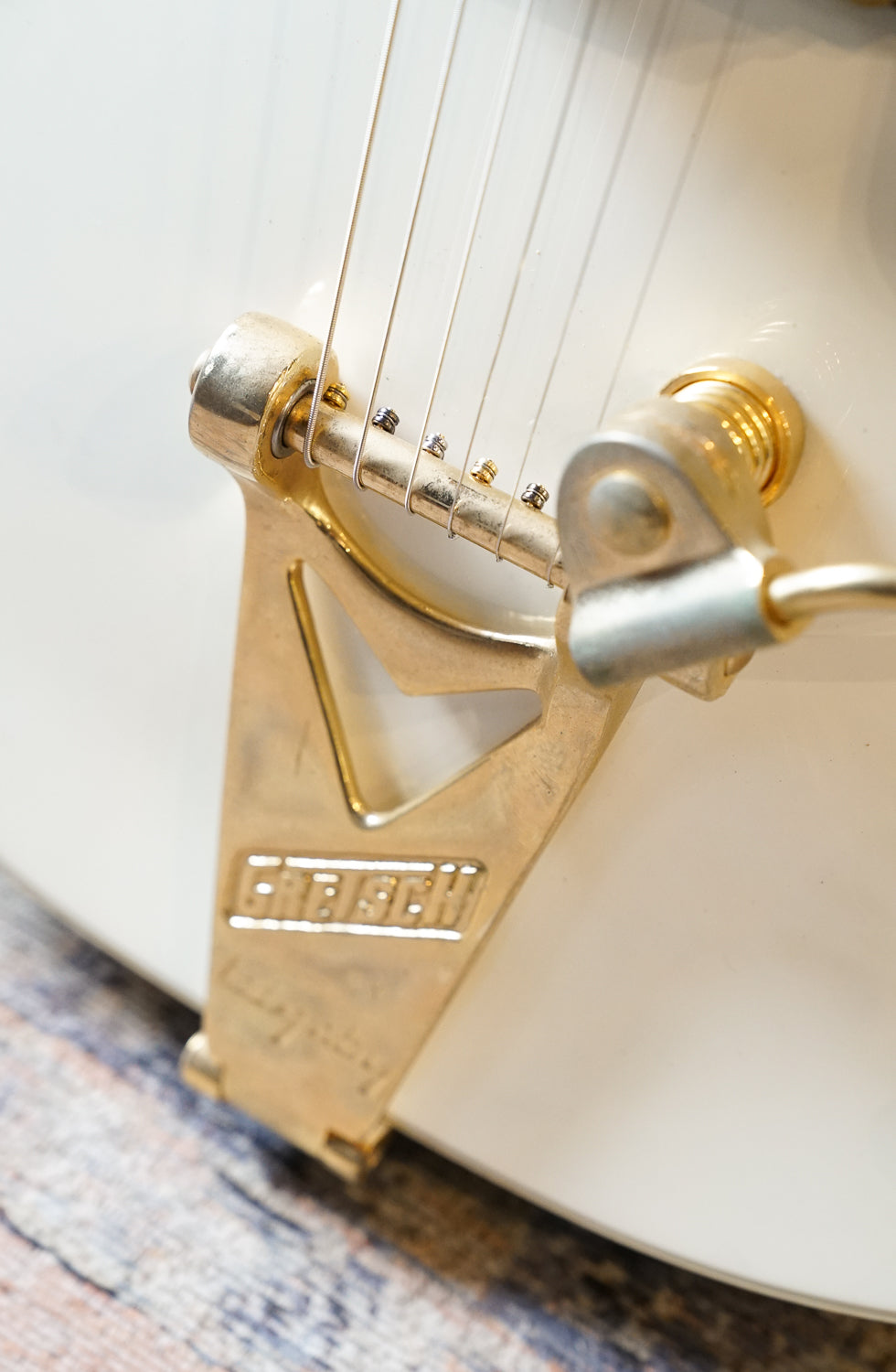 Pre-Owned Gretsch G7593 White Falcon w/Bigsby "2009