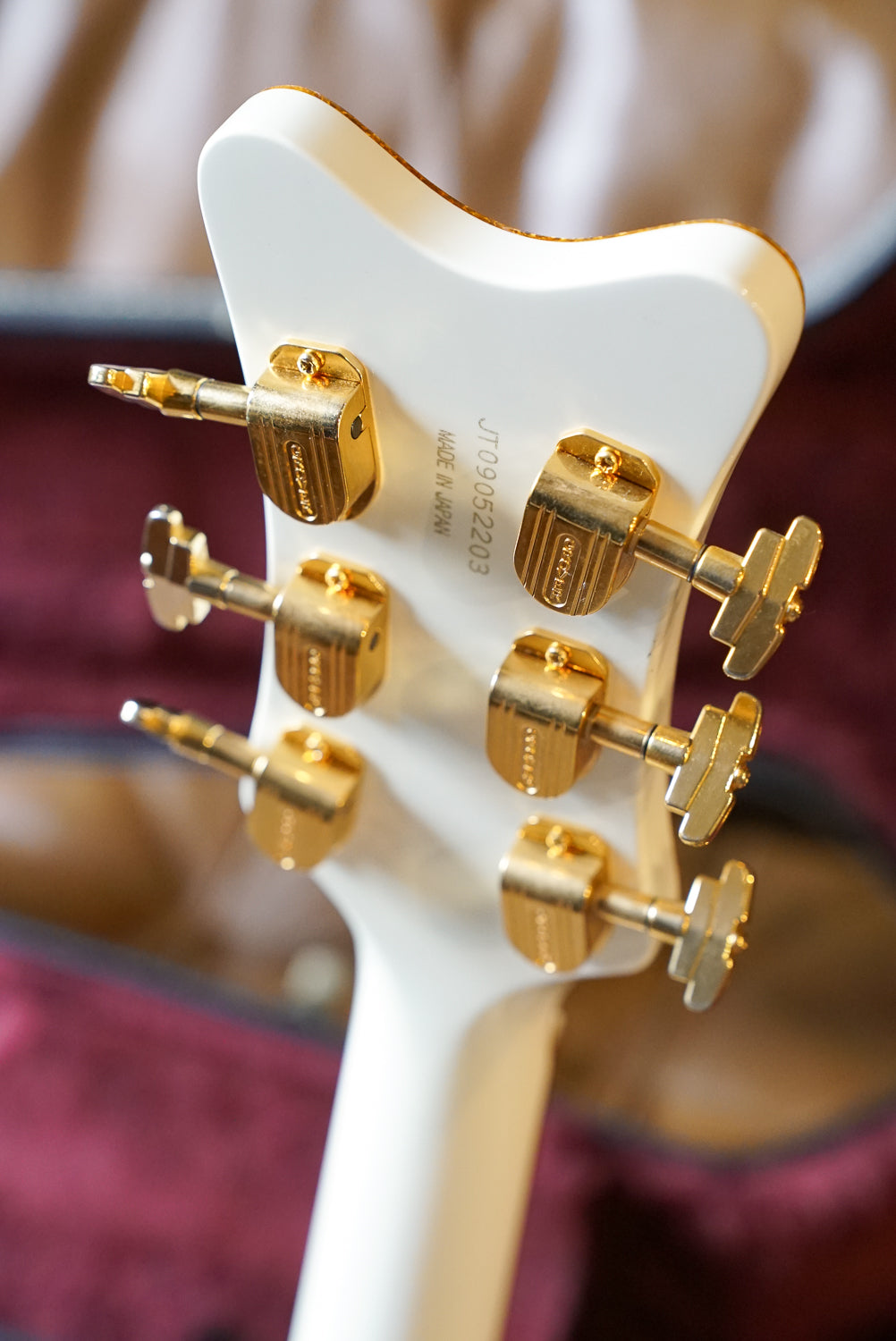 Pre-Owned Gretsch G7593 White Falcon w/Bigsby "2009