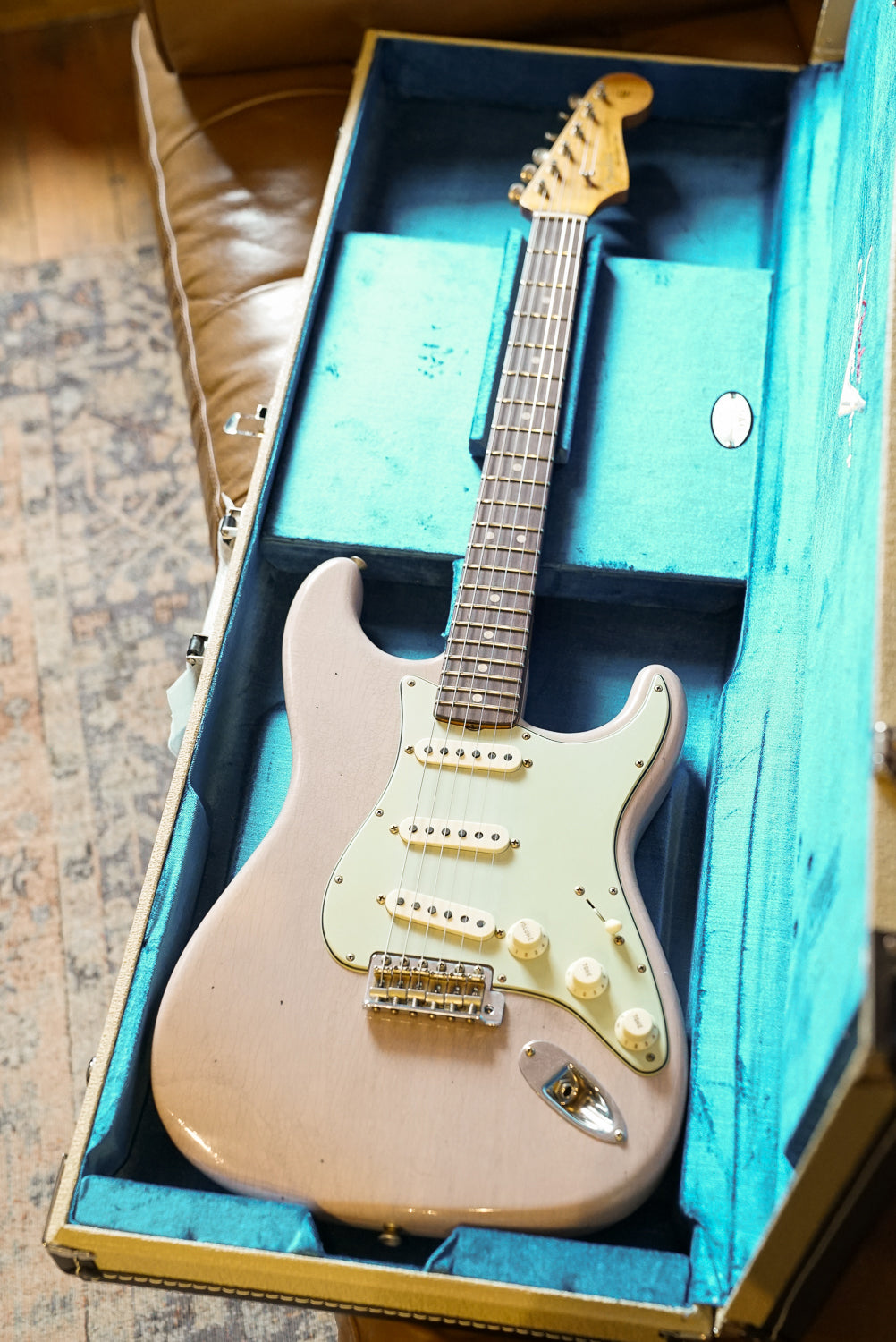Fender Custom Shop '63 Stratocaster Roasted Paulownia, Trans Shell Pink Journeyman Relic