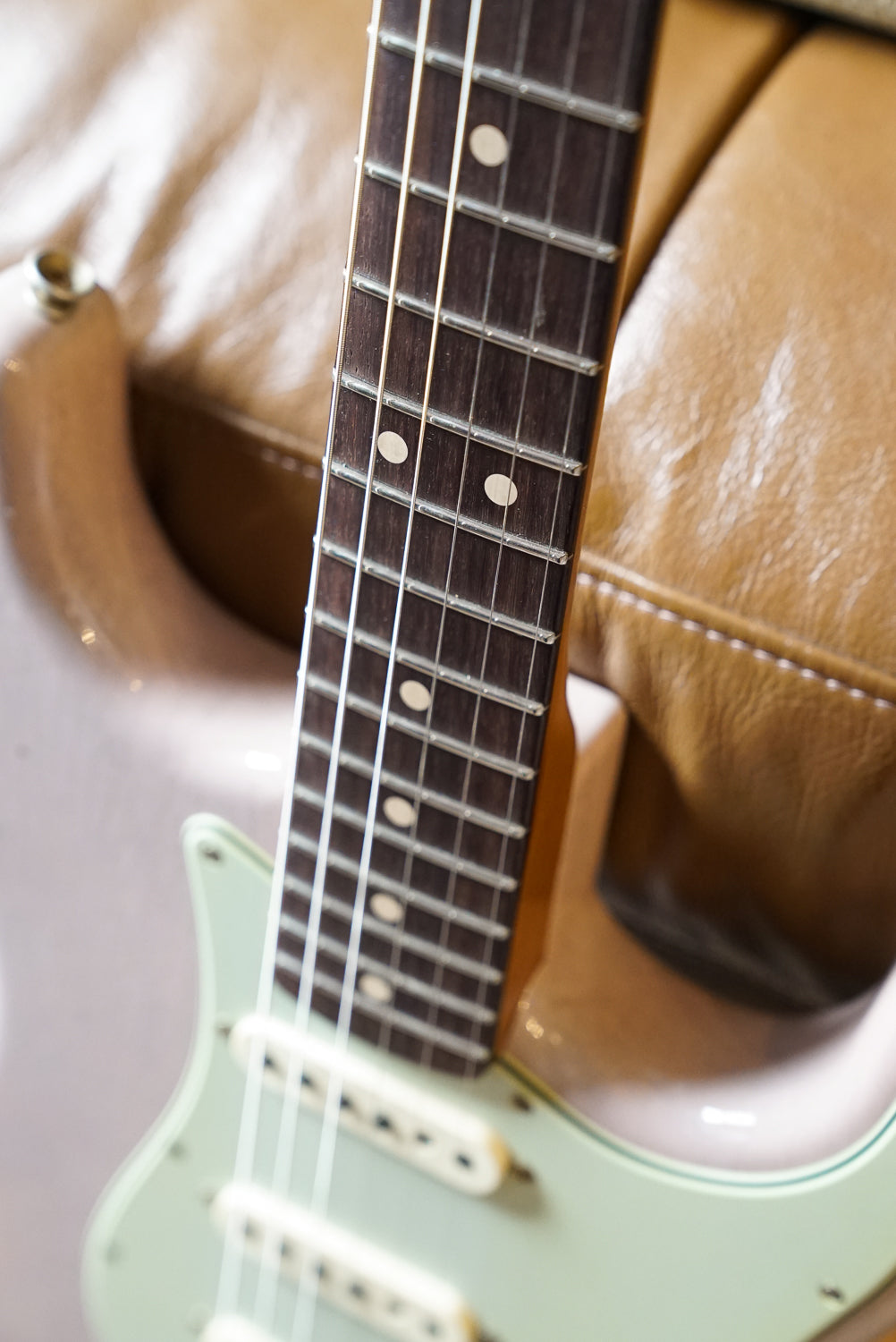 Fender Custom Shop '63 Stratocaster Roasted Paulownia, Trans Shell Pink Journeyman Relic