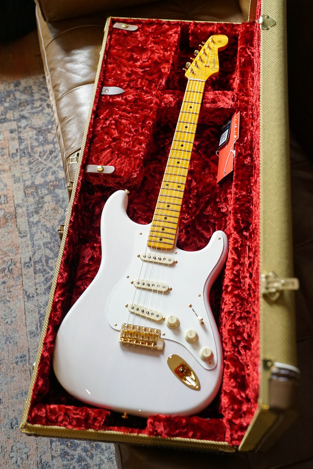 Fender Limited Edition American Vintage II 1957 Stratocaster, Flame Maple Fingerboard, White Blonde