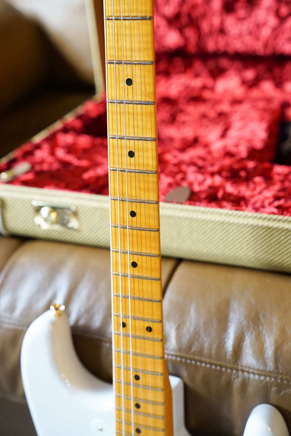 Fender Limited Edition American Vintage II 1957 Stratocaster, Flame Maple Fingerboard, White Blonde