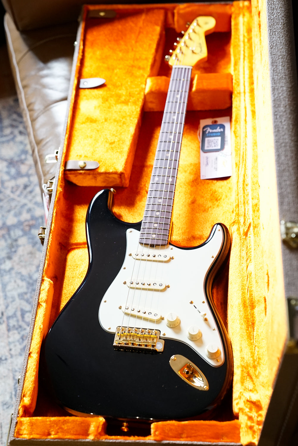Fender Limited Edition American Vintage II '61 Stratocaster, Black w/ Gold Hardware