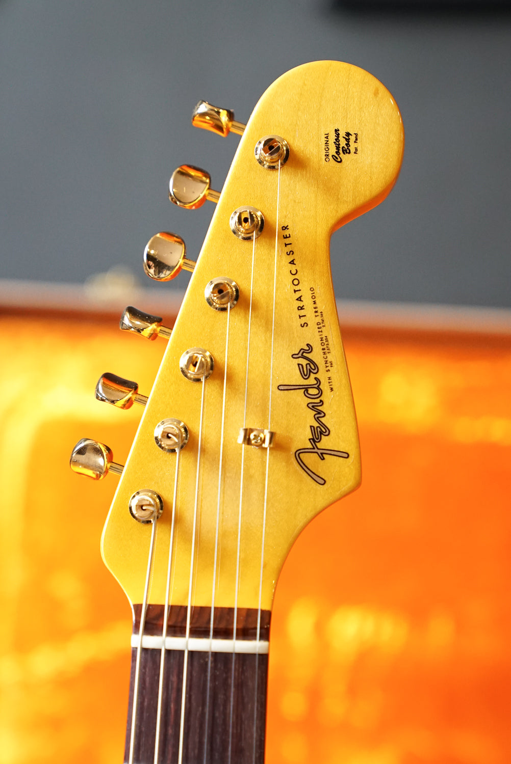 Fender Limited Edition American Vintage II '61 Stratocaster, Black w/ Gold Hardware