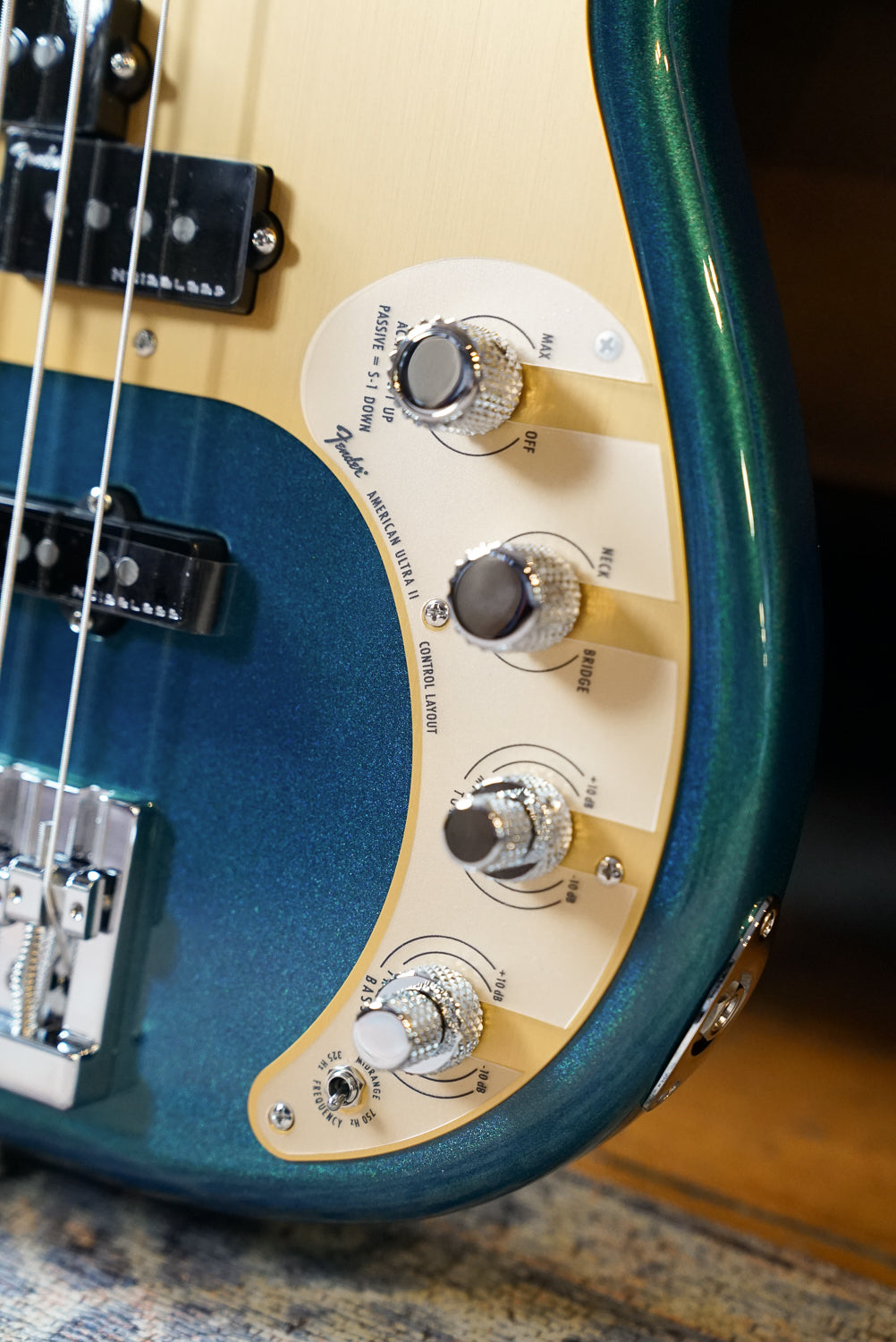 Fender American Ultra II Precision Bass, Limited Run Aurora Finish