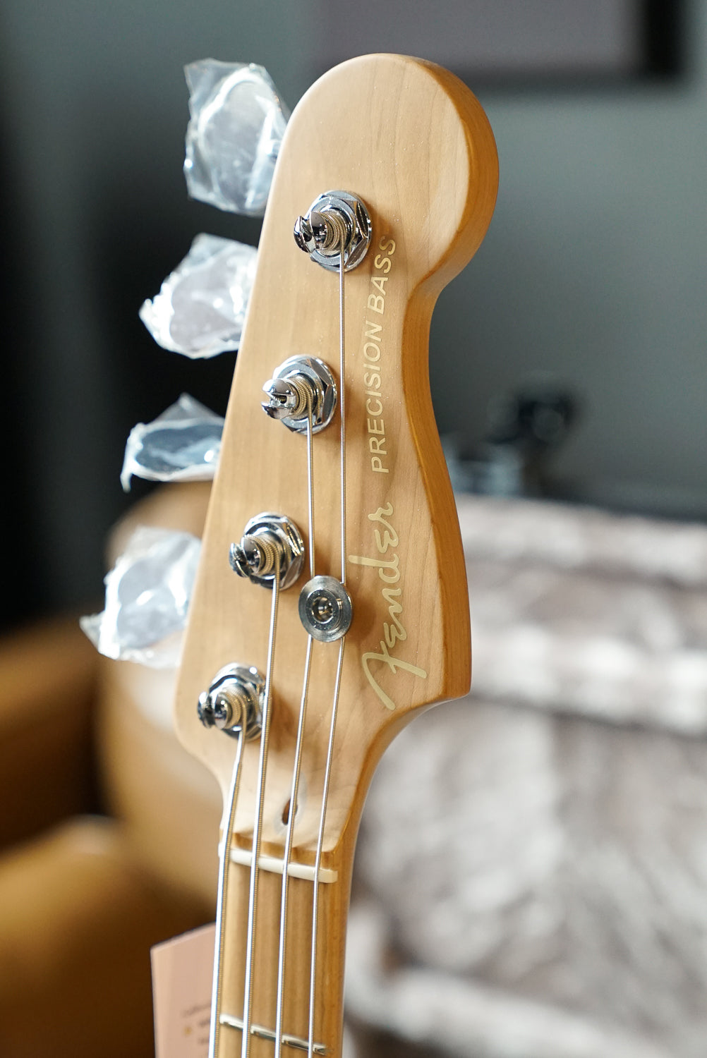 Fender American Ultra II Precision Bass, Limited Run Aurora Finish