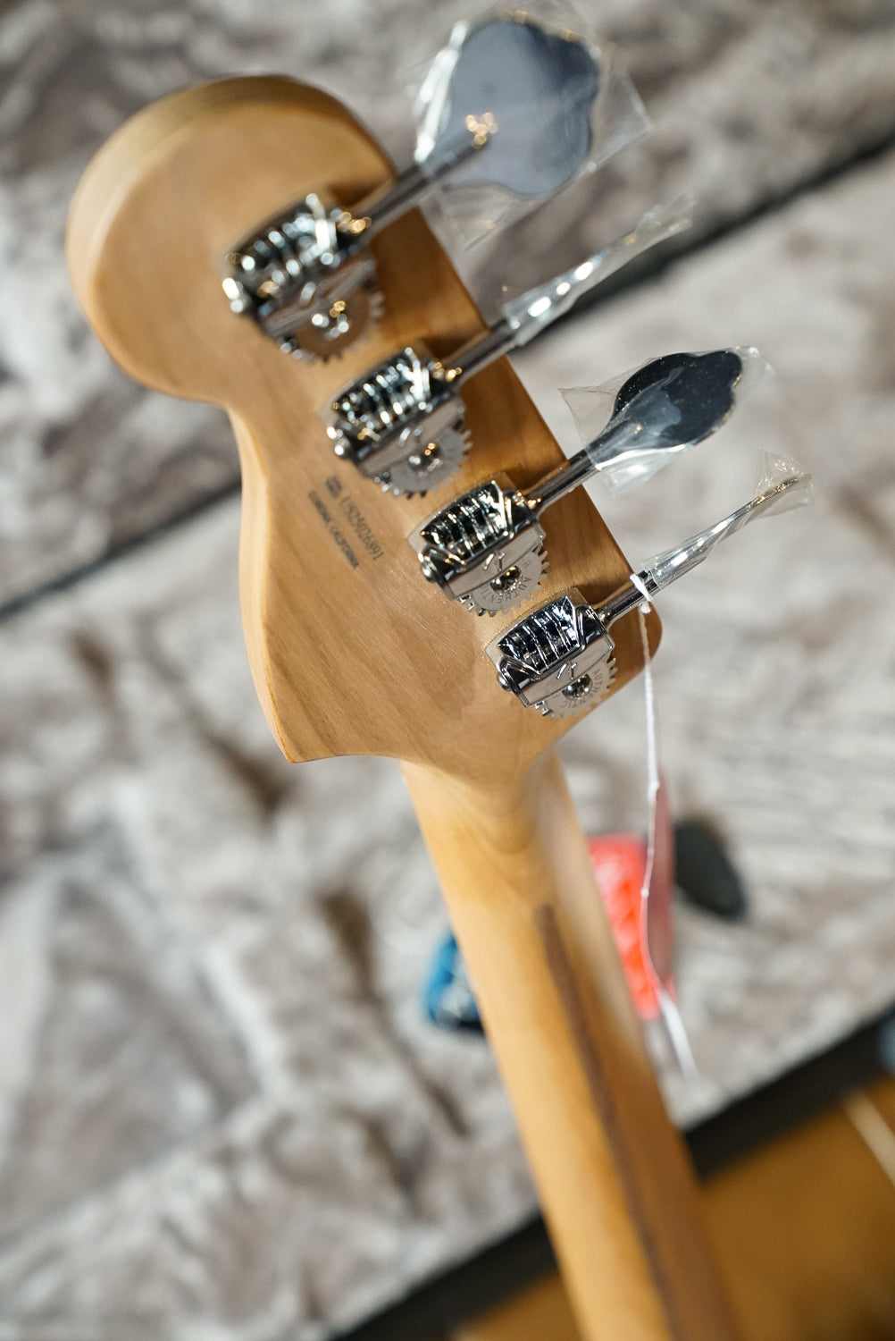 Fender American Ultra II Precision Bass, Limited Run Aurora Finish