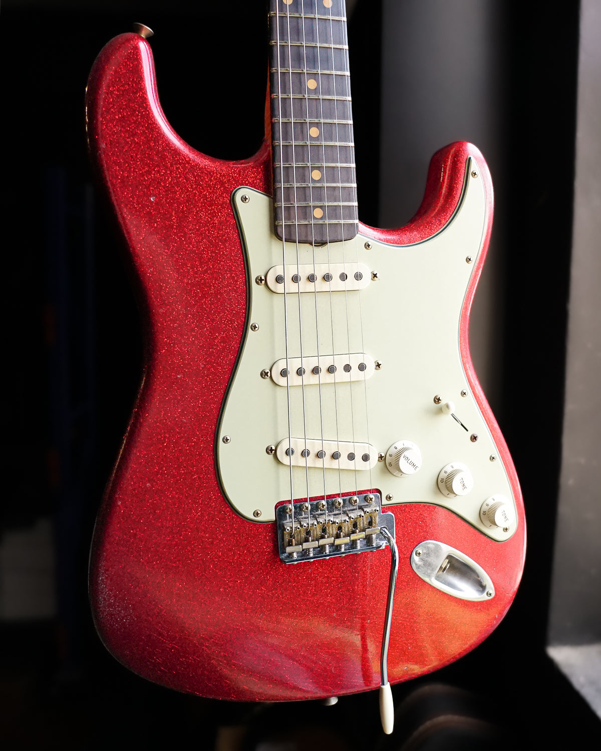 Pre-Owned Fender Master Built Greg Fessler 1962 Stratocaster Journeyman Relic, Aged Red Sparkle "2025