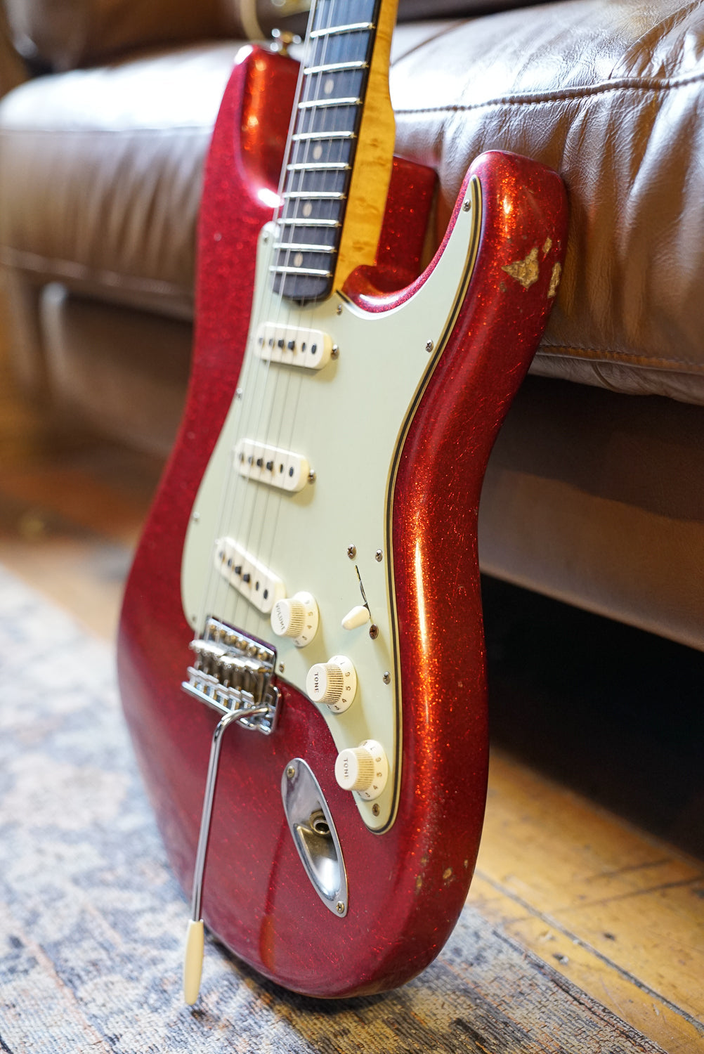 Pre-Owned Fender Master Built Greg Fessler 1962 Stratocaster Journeyman Relic, Aged Red Sparkle "2025