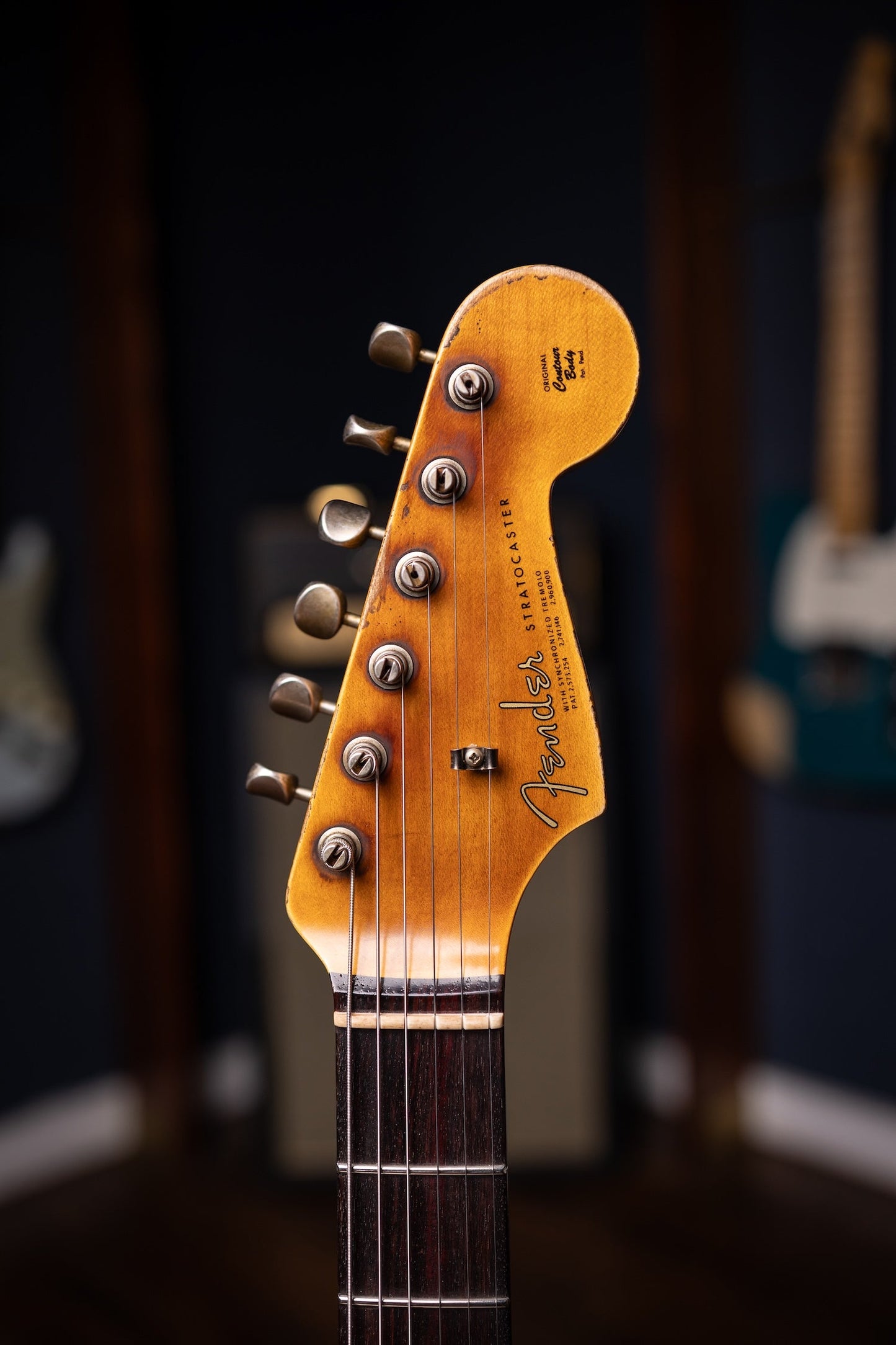 Fender Custom Shop 1963 Stratocaster® Super Heavy Relic - Super Faded Aged Black over 3 Color Sunburst