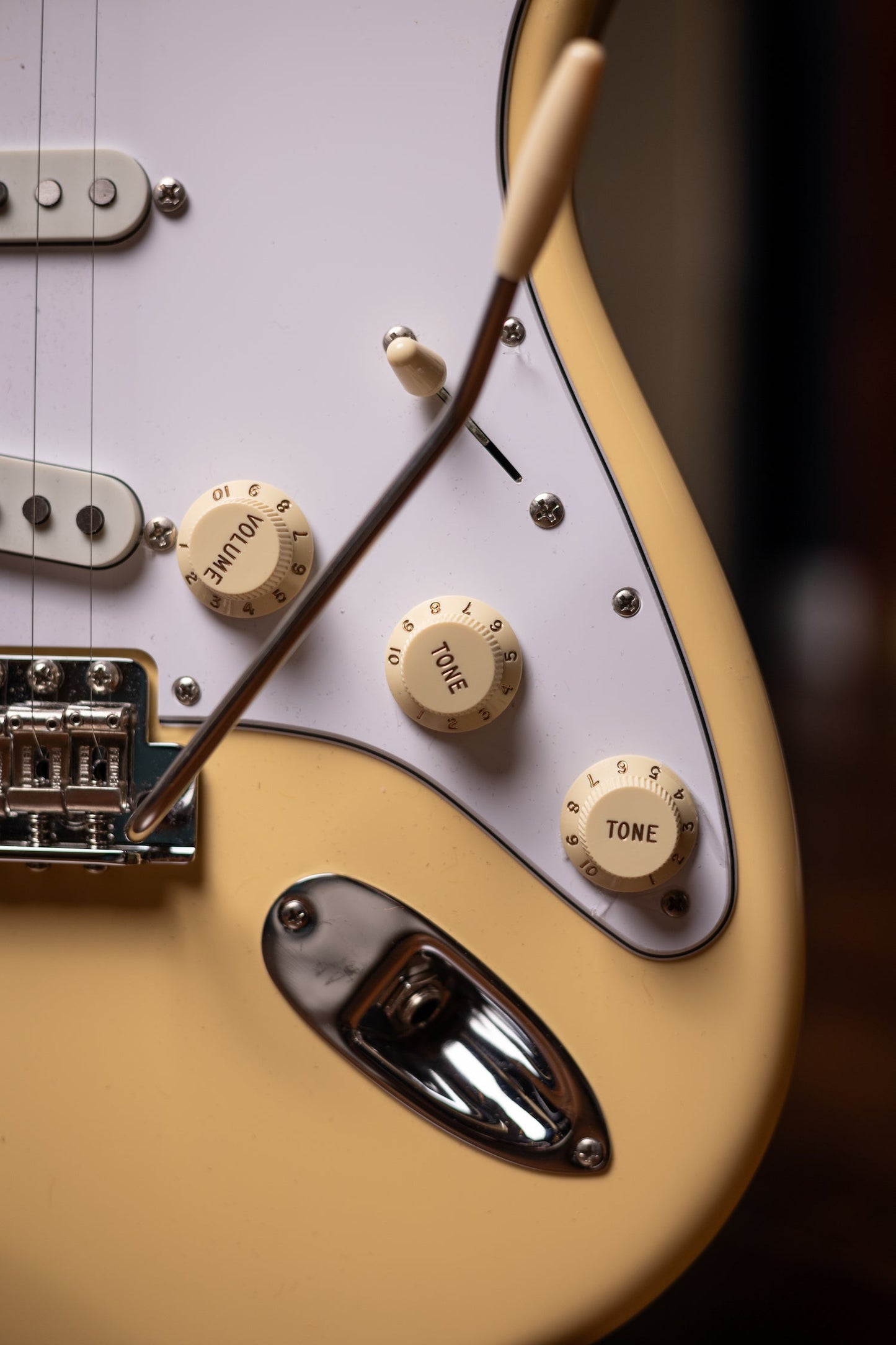 2019 Fender YJM Yngwie Malmsteen Stratocaster - Vintage White + Fender Yngwie Malmsteen Overdrive Pedal Signed Set