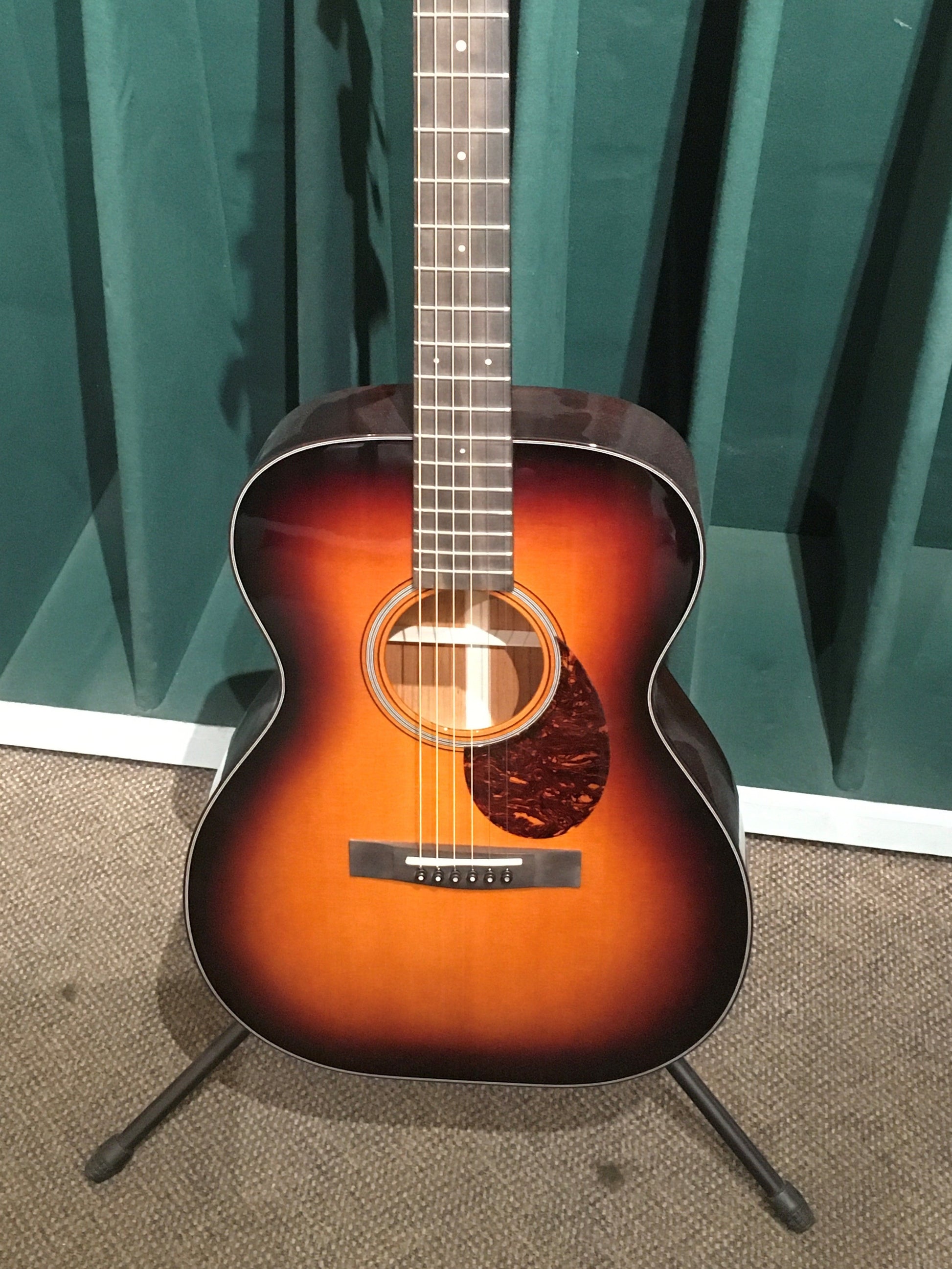 Huss & Dalton TOM-M Custom Sunburst Acoustic Guitar
