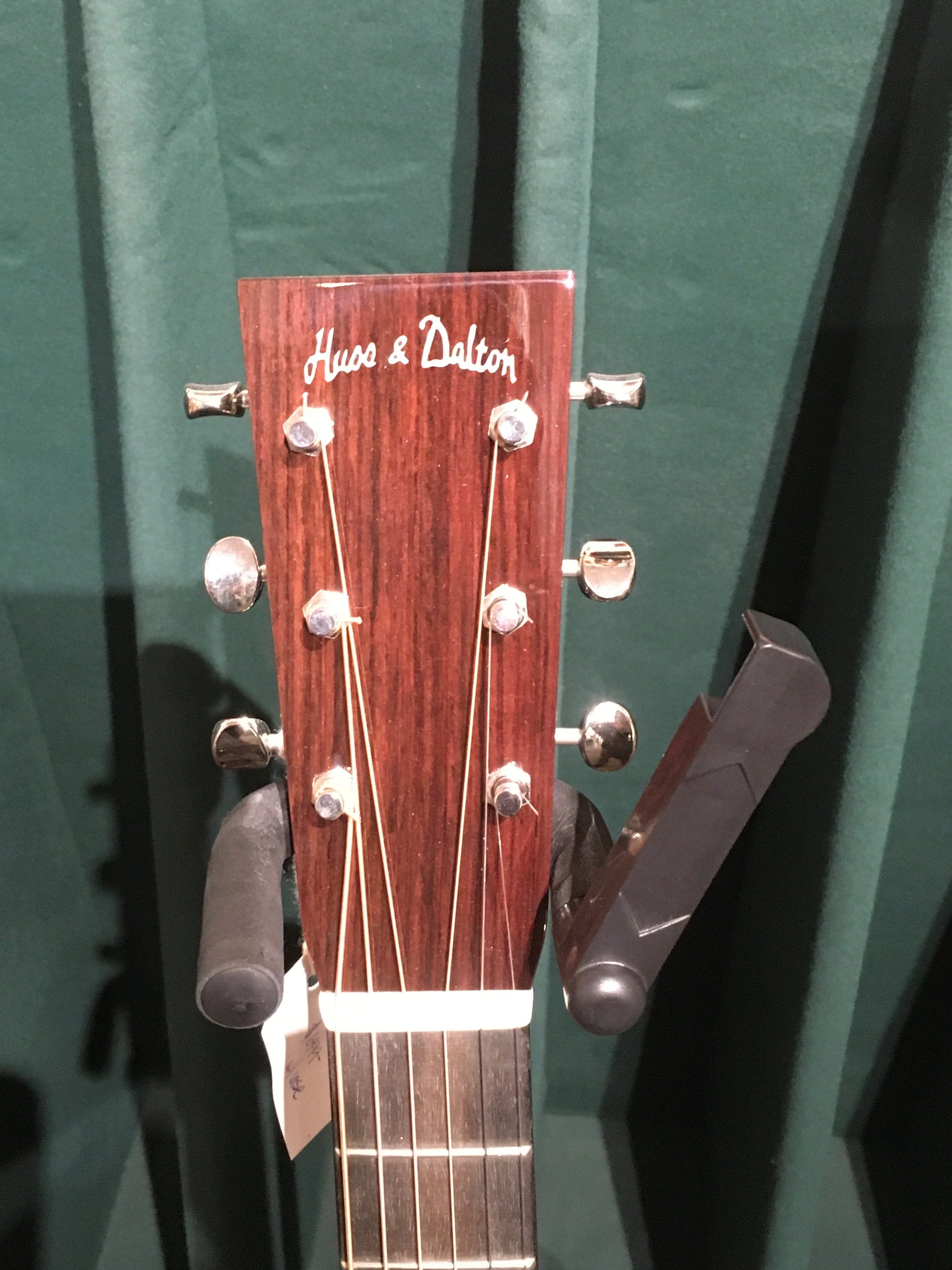 Huss & Dalton TOM-M Custom Sunburst Acoustic Guitar