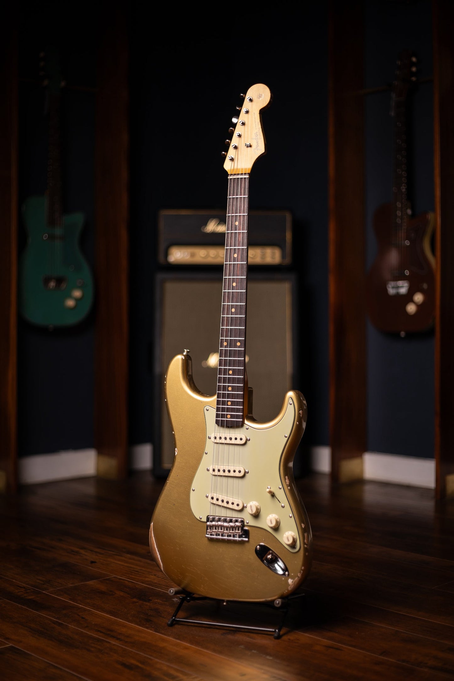 Fender Custom Shop Late-1962 Stratocaster Relic Electric Guitar with Closet Classic Hardware Electric Guitar - Aged Aztec Gold