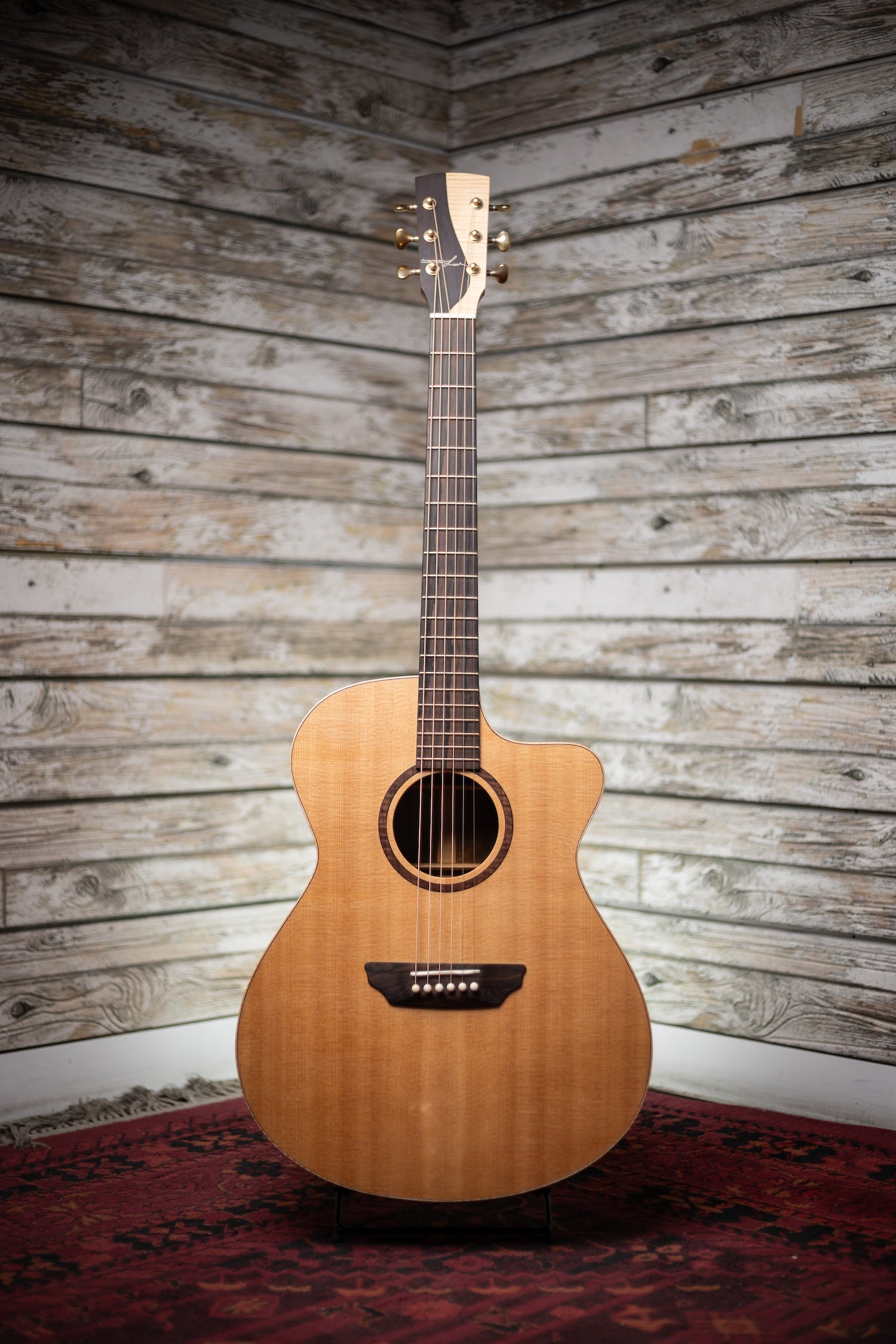 Donovan Leah Guitars Caroline Exceptional Cutaway Acoustic Guitar - Natural