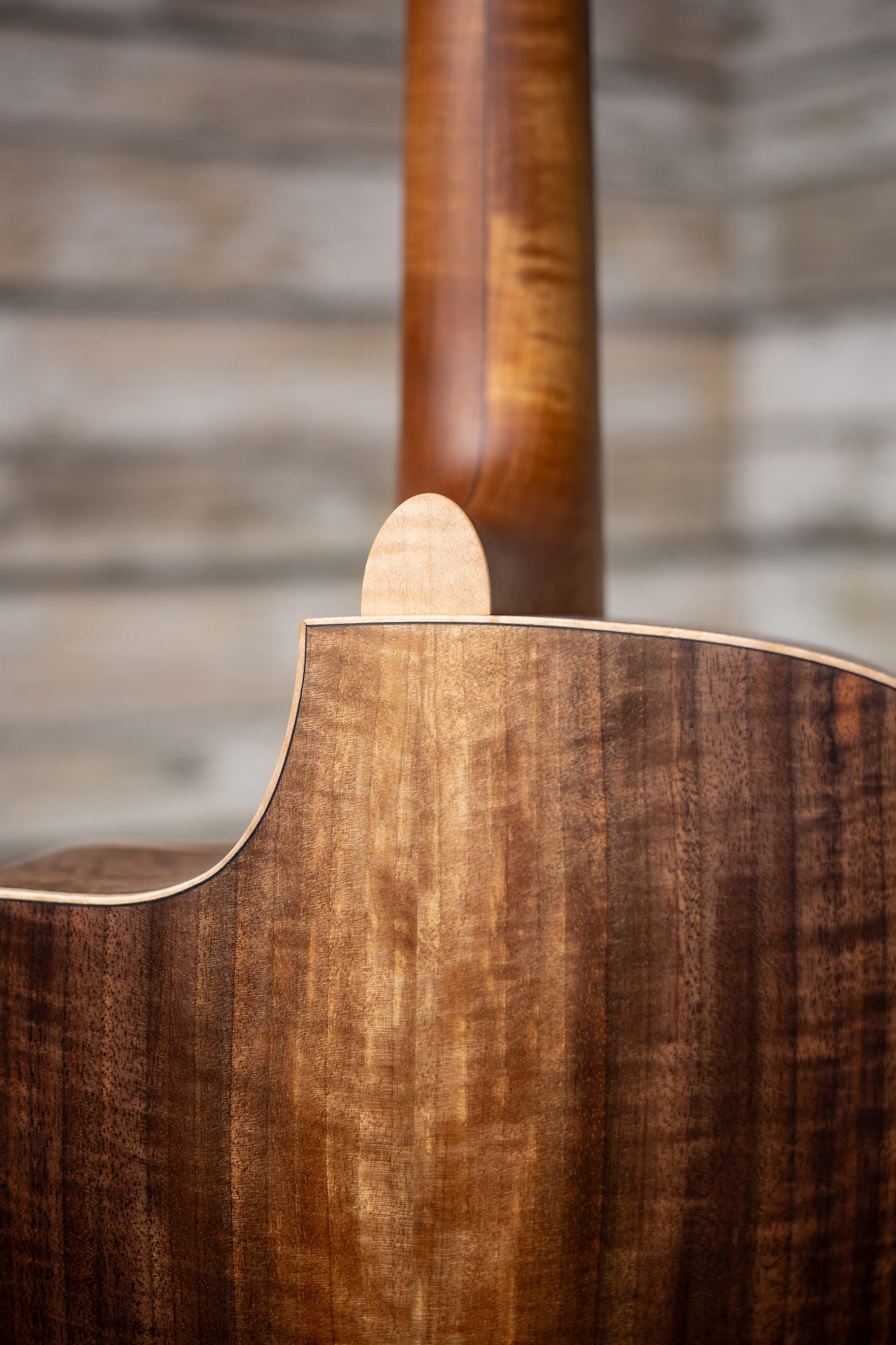 Donovan Leah Guitars Caroline Exceptional Cutaway Acoustic Guitar - Natural