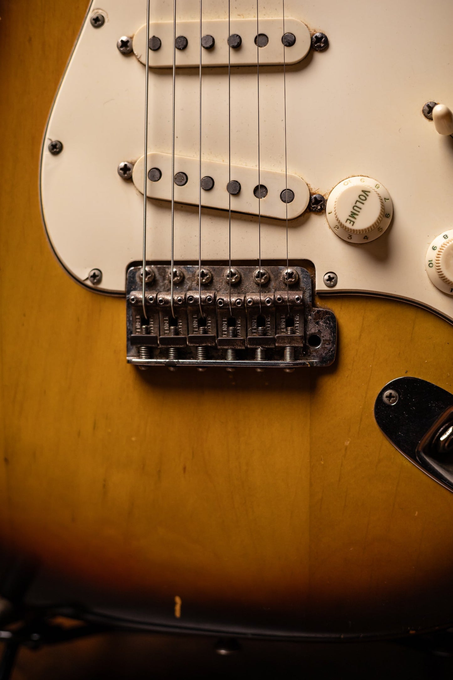 1969 Fender Stratocaster Electric Guitar - Sunburst