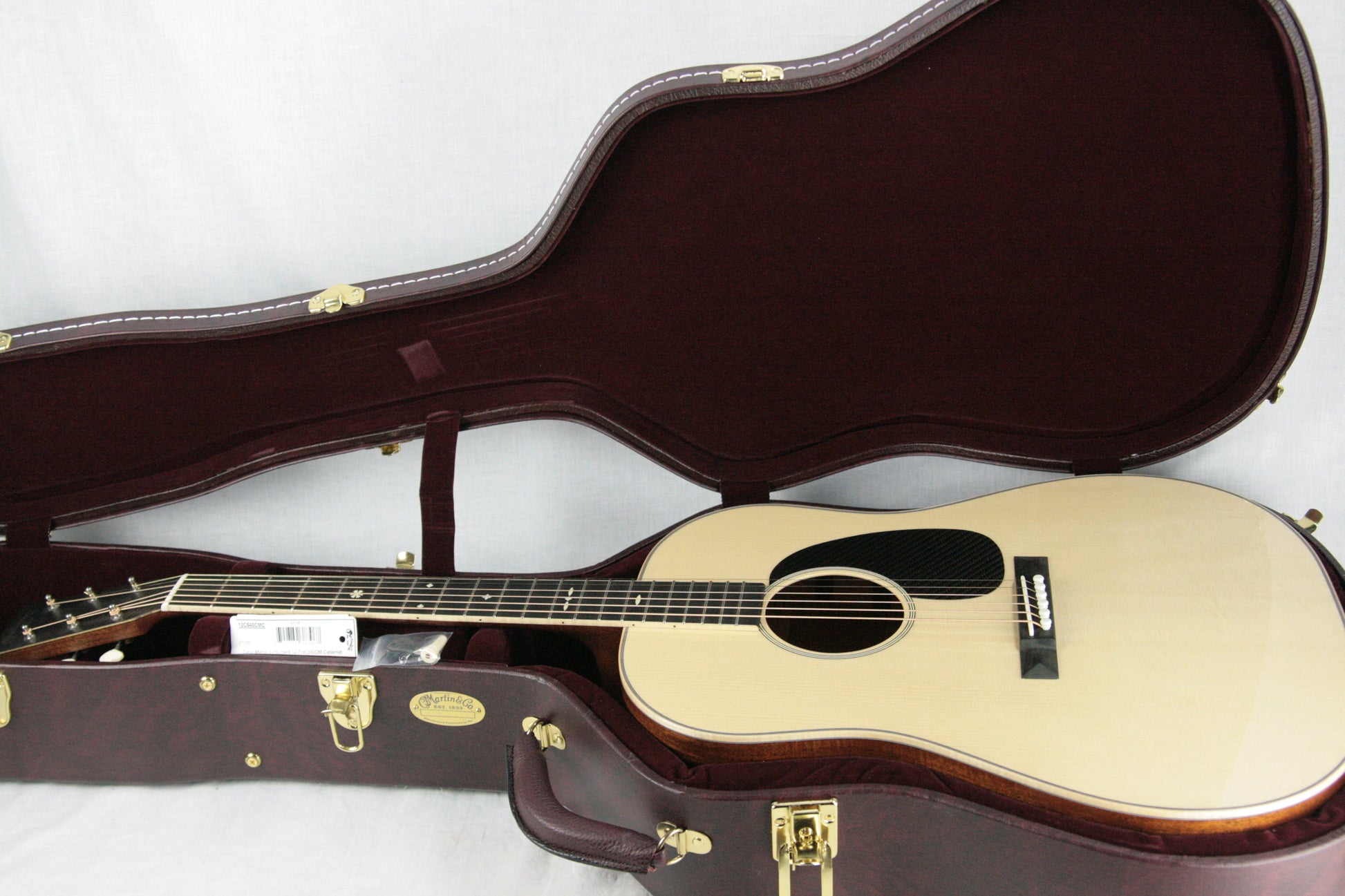Martin DSS-2018 NAMM Show Slope Shoulder D18 Adirondack Top Carbon Fiber Titanium Light!