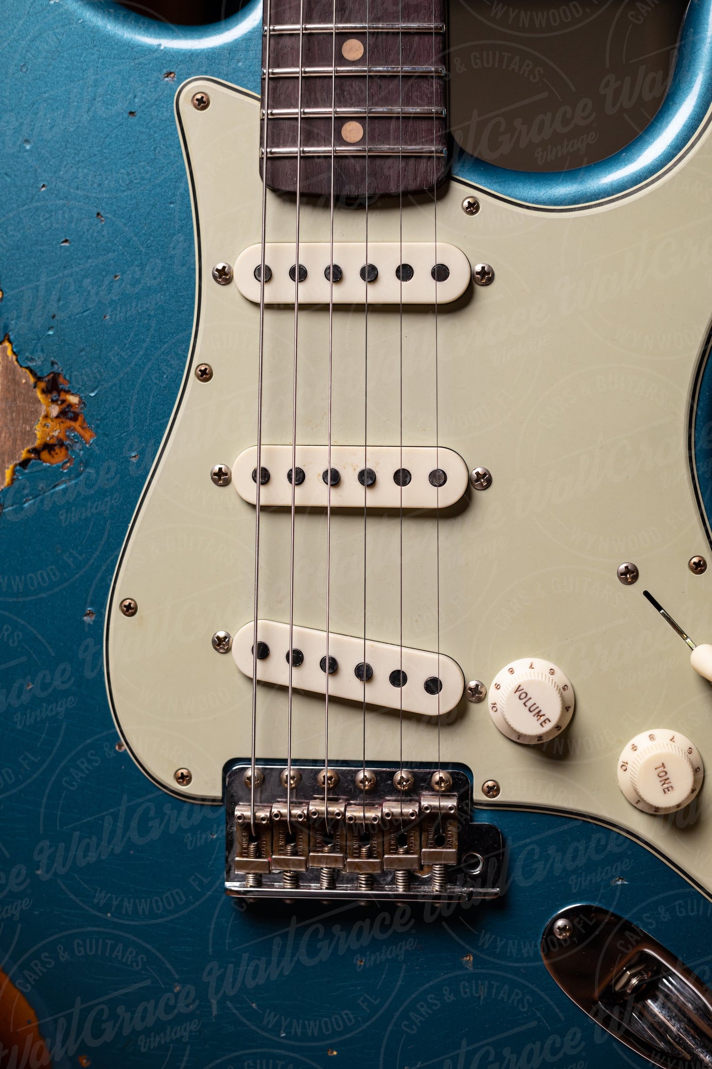 Fender Custom Shop '61 Stratocaster Heavy Relic Electric Guitar - Aged Ocean Turquoise over 3-Tone Sunburst
