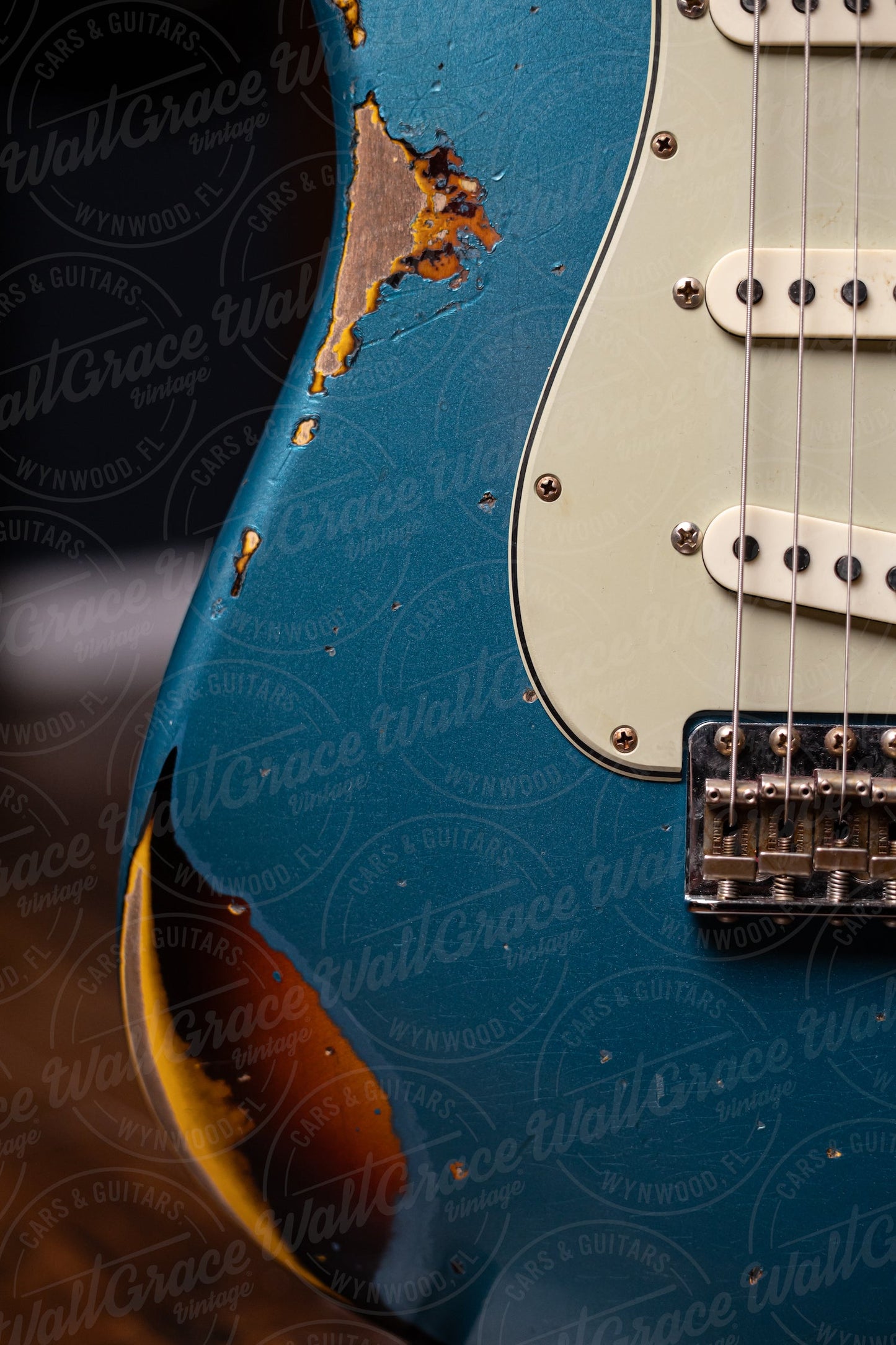 Fender Custom Shop '61 Stratocaster Heavy Relic Electric Guitar - Aged Ocean Turquoise over 3-Tone Sunburst