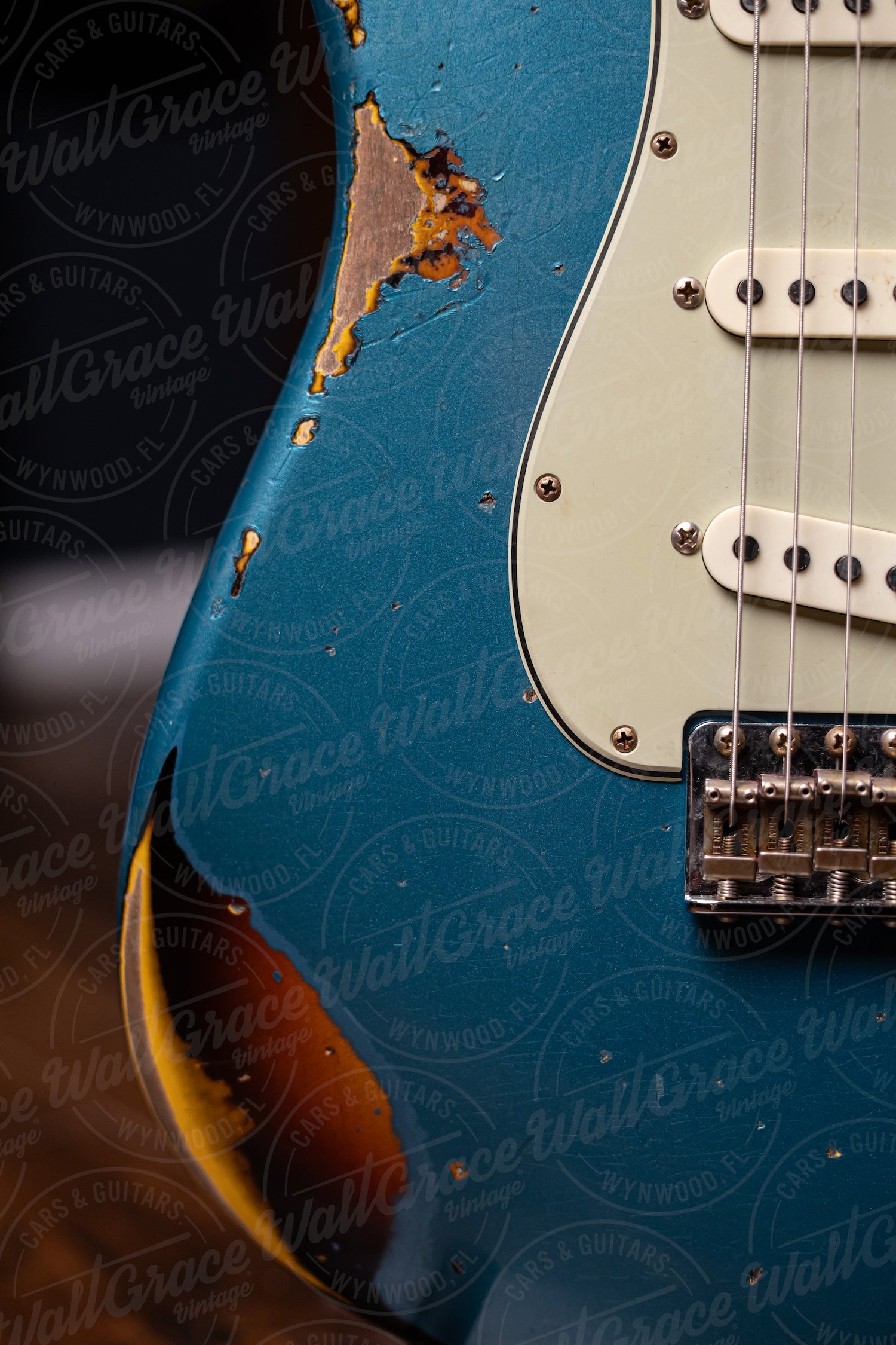 Fender Custom Shop '61 Stratocaster Heavy Relic Electric Guitar - Aged Ocean Turquoise over 3-Tone Sunburst