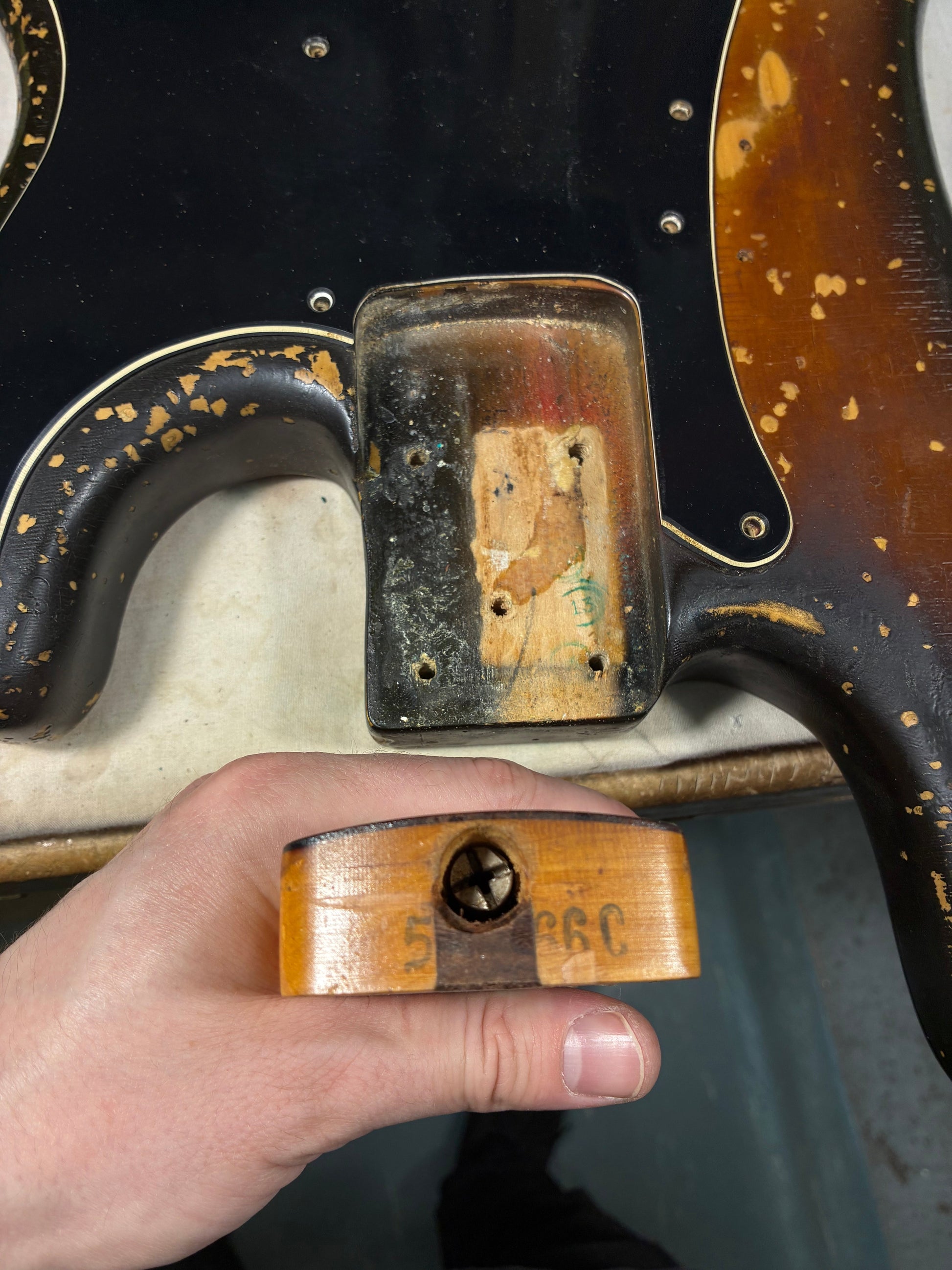 Fender 1966 Precision Bass, Sunburst