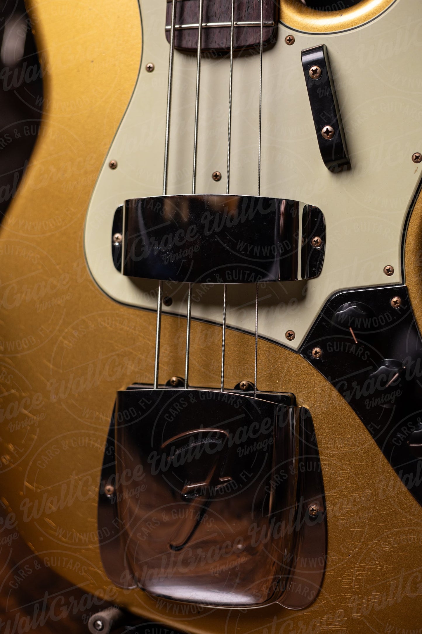 Fender Custom Shop 1963 Jazz Bass Journeyman Relic Bass - Aged Aztec Gold