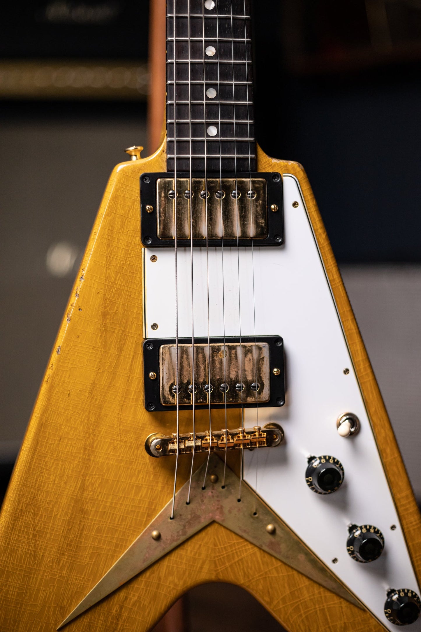 2021 Gibson Custom Shop 58 Korina Flying V Brazilian Rosewood Fingerboard Murphy Lab Light Aged GH Electric Guitar - Natural 81027