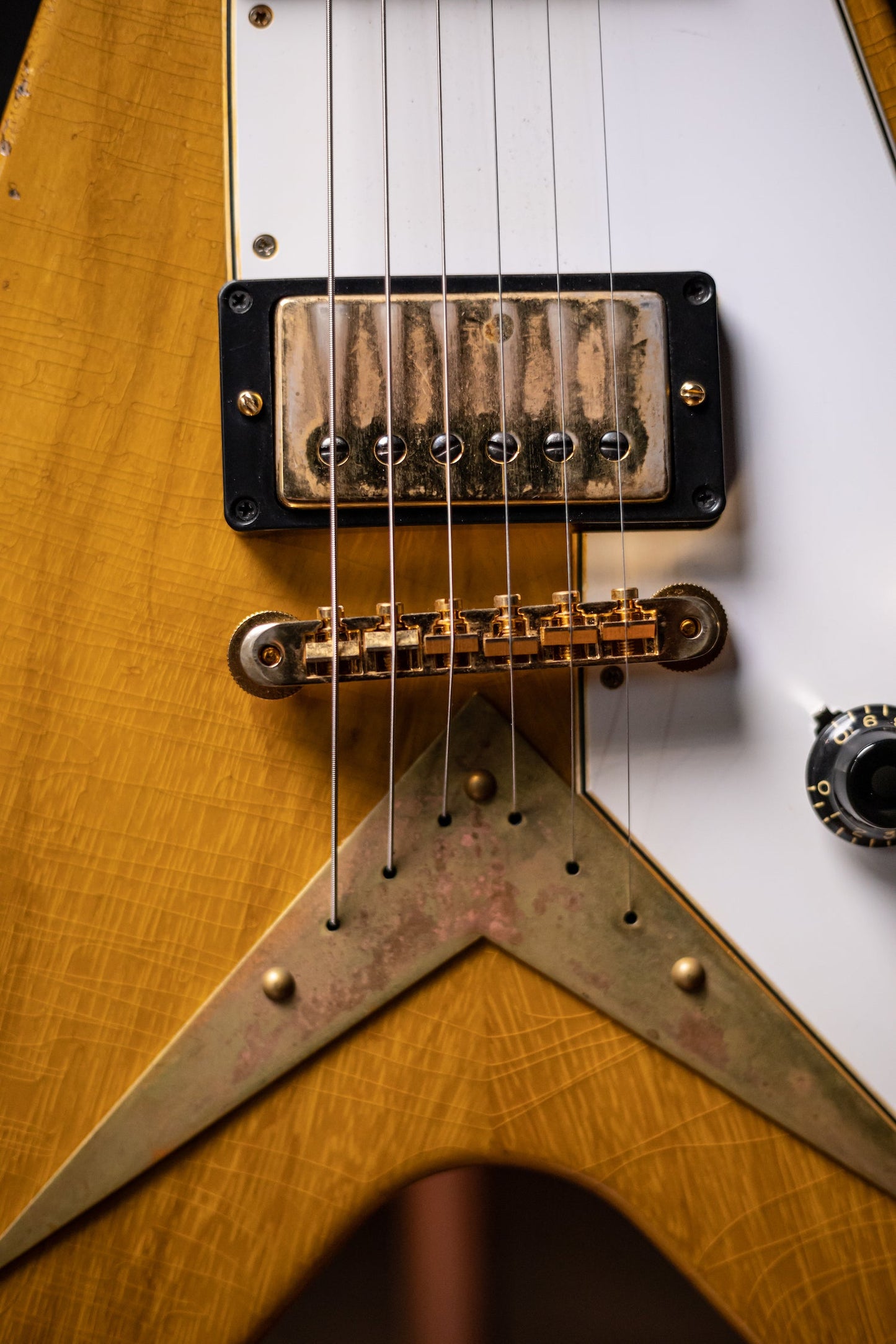 2021 Gibson Custom Shop 58 Korina Flying V Brazilian Rosewood Fingerboard Murphy Lab Light Aged GH Electric Guitar - Natural 81027