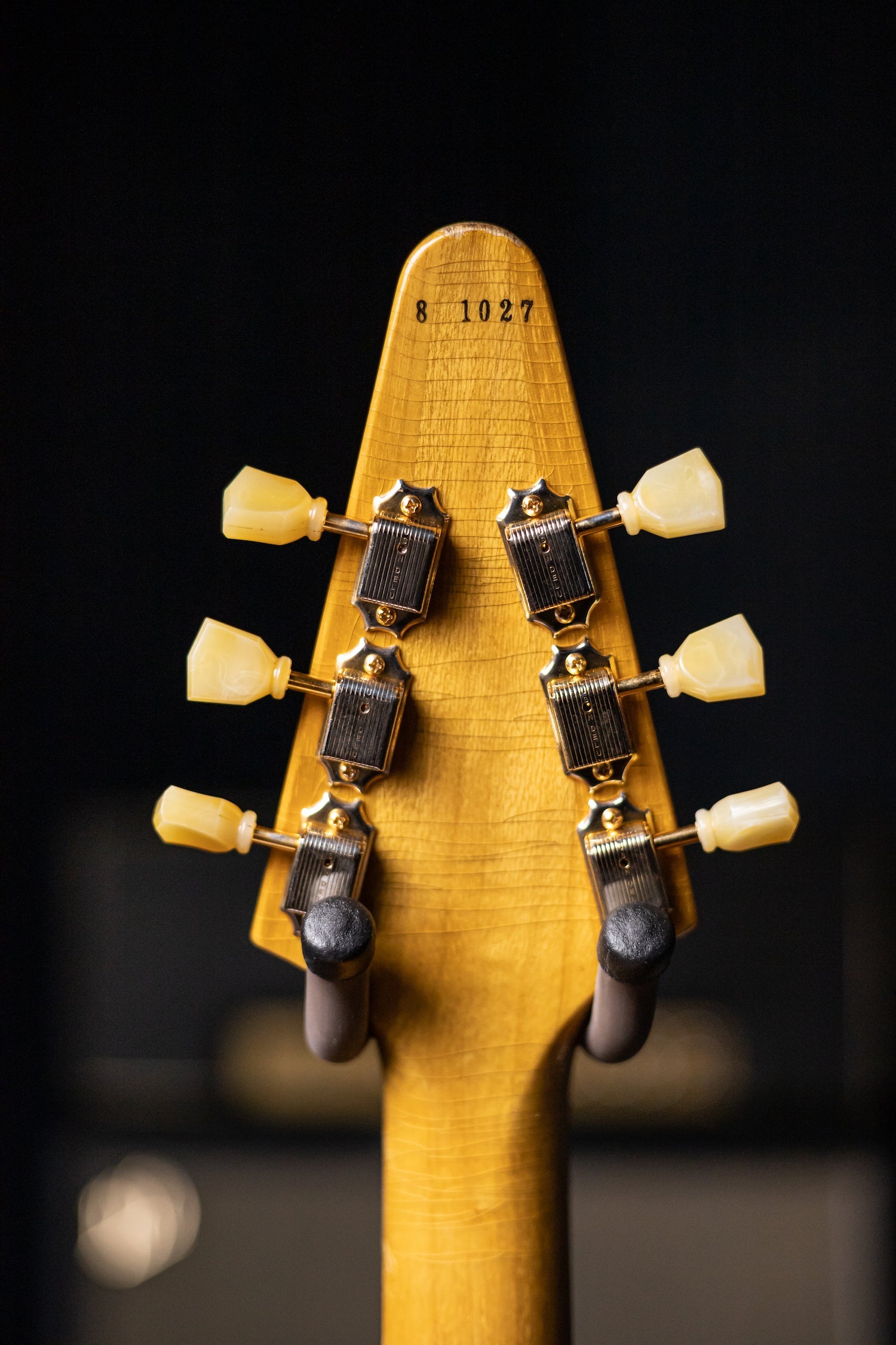 2021 Gibson Custom Shop 58 Korina Flying V Brazilian Rosewood Fingerboard Murphy Lab Light Aged GH Electric Guitar - Natural 81027