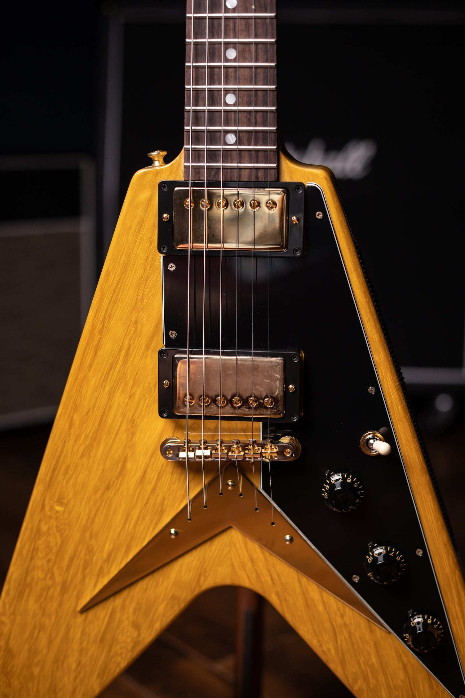 Gibson Custom Shop 1958 Korina Flying V Black Pickguard Electric Guitar - Natural