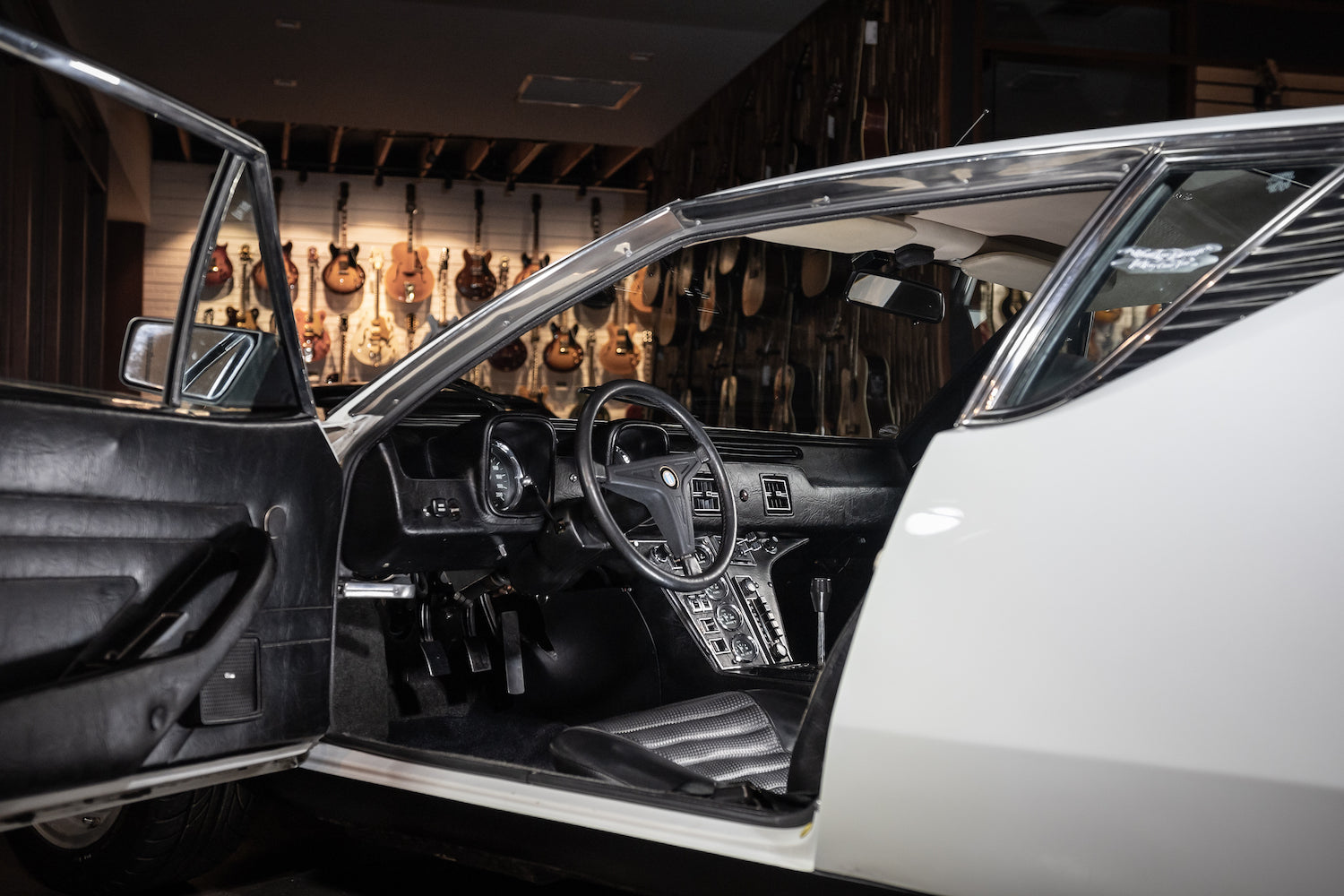 1972 De Tomaso Pantera White | SOLD