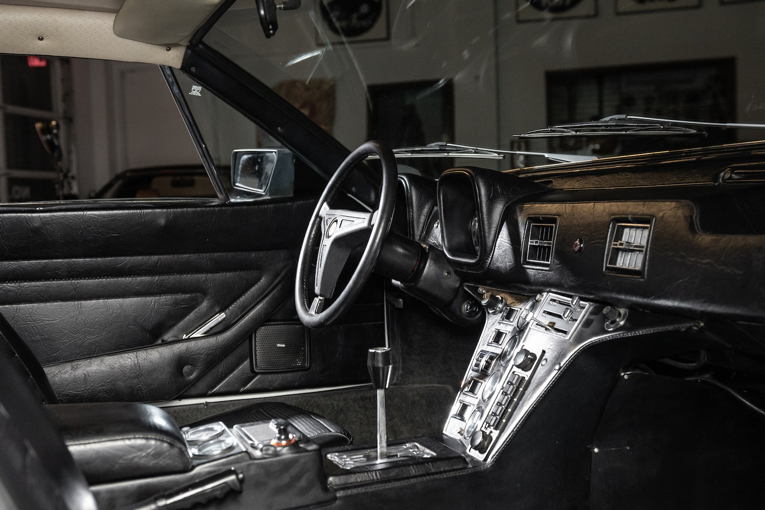 1972 De Tomaso Pantera White | SOLD