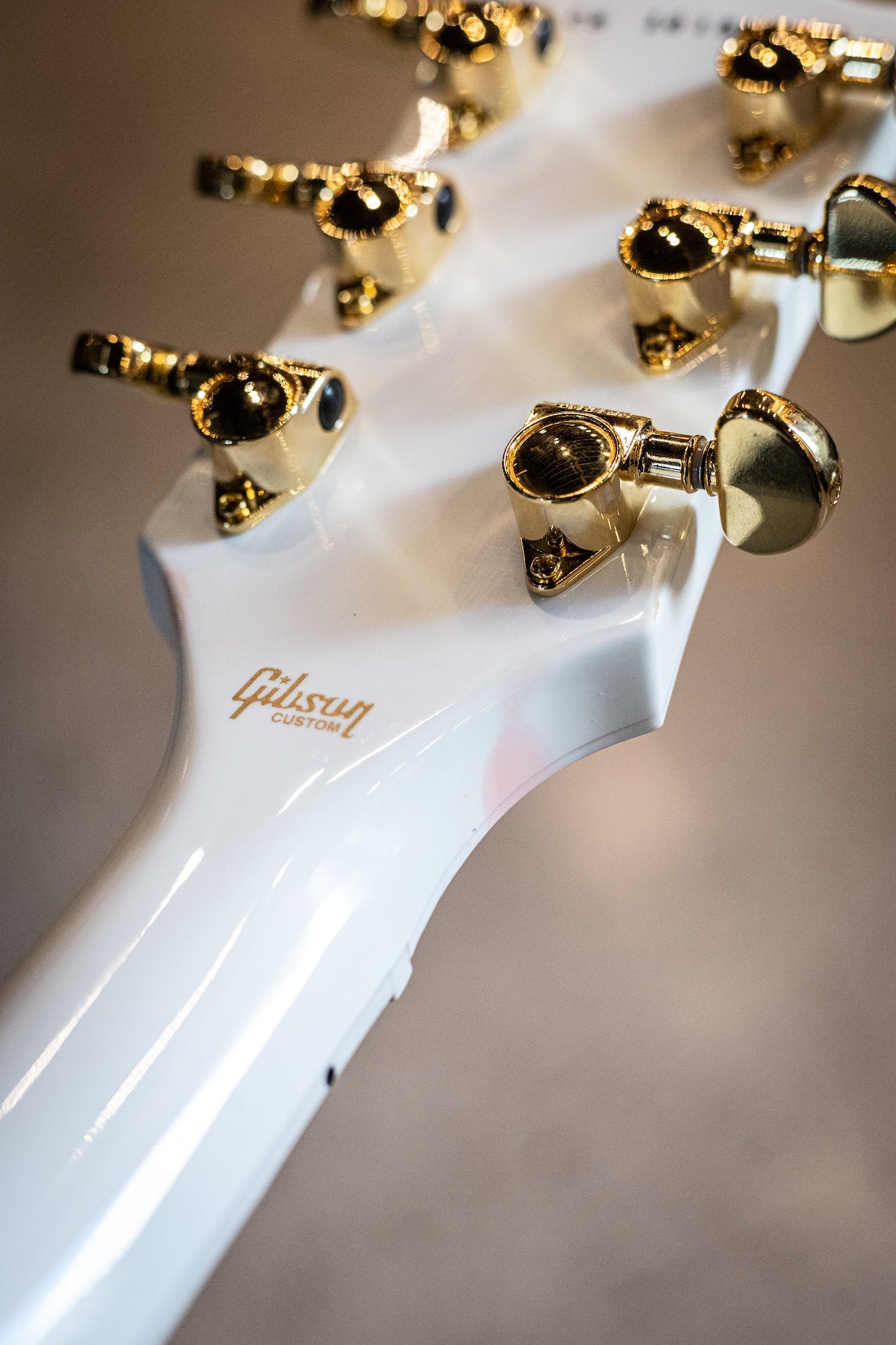 2021 Gibson Custom Shop Les Paul Custom Ebony Fingerboard Gloss Electric Guitar - Alpine White
