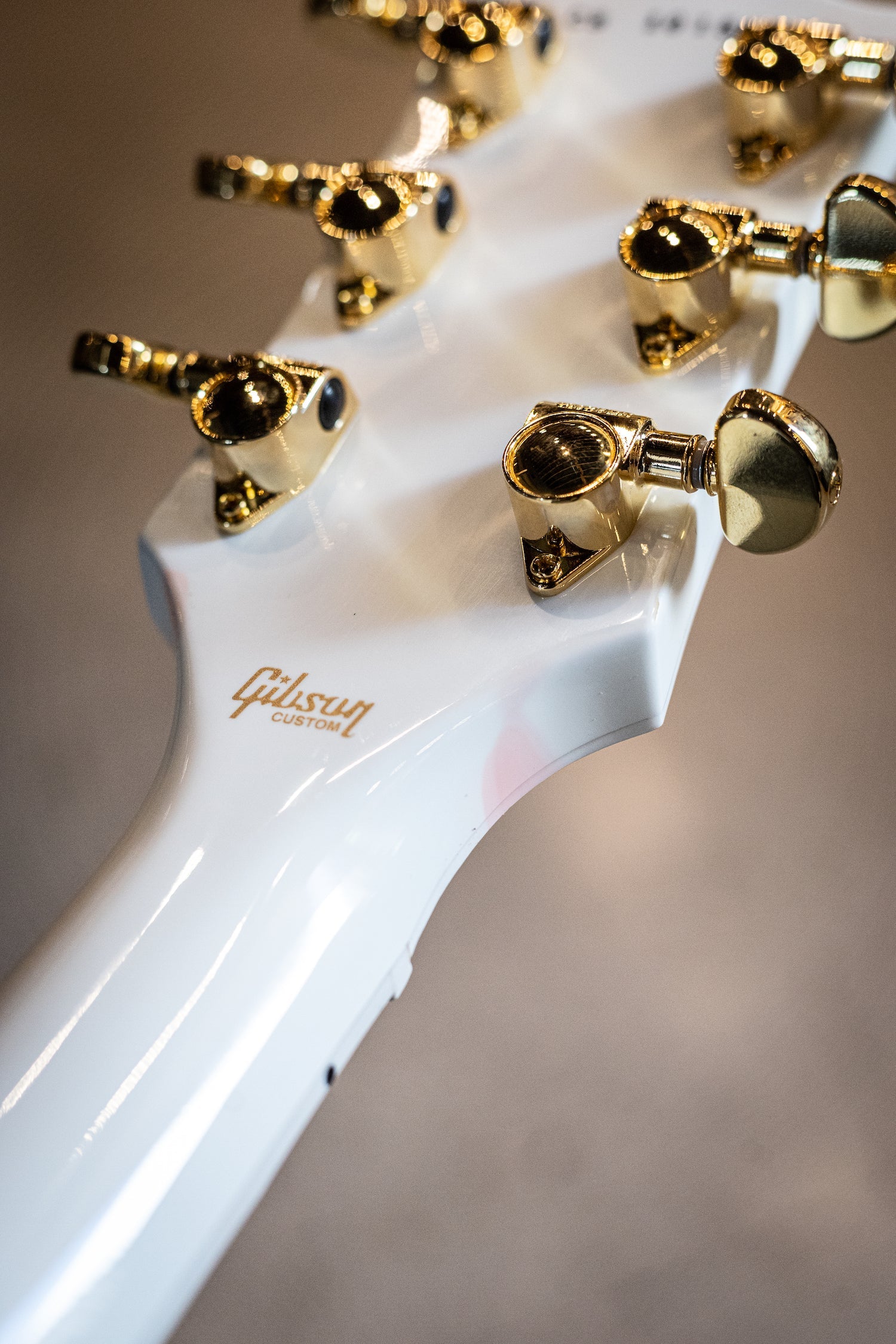2021 Gibson Custom Shop Les Paul Custom Ebony Fingerboard Gloss Electric Guitar - Alpine White
