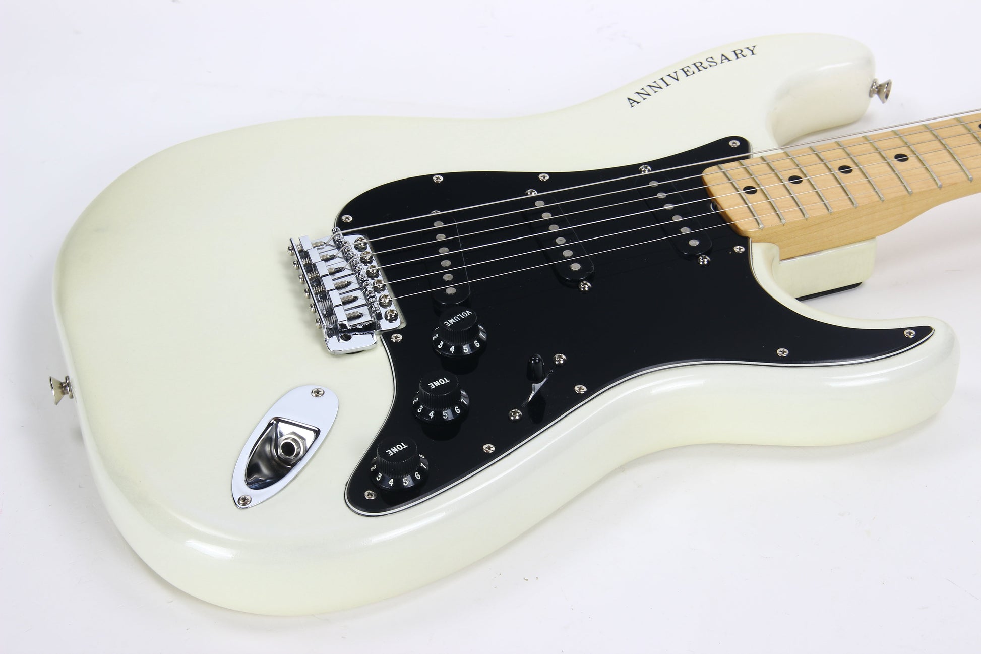 NOS! 1979 Fender 25th Silver Anniversary Stratocaster in WHITE PEARLESCENT! Original BOX, Paperwork etc!